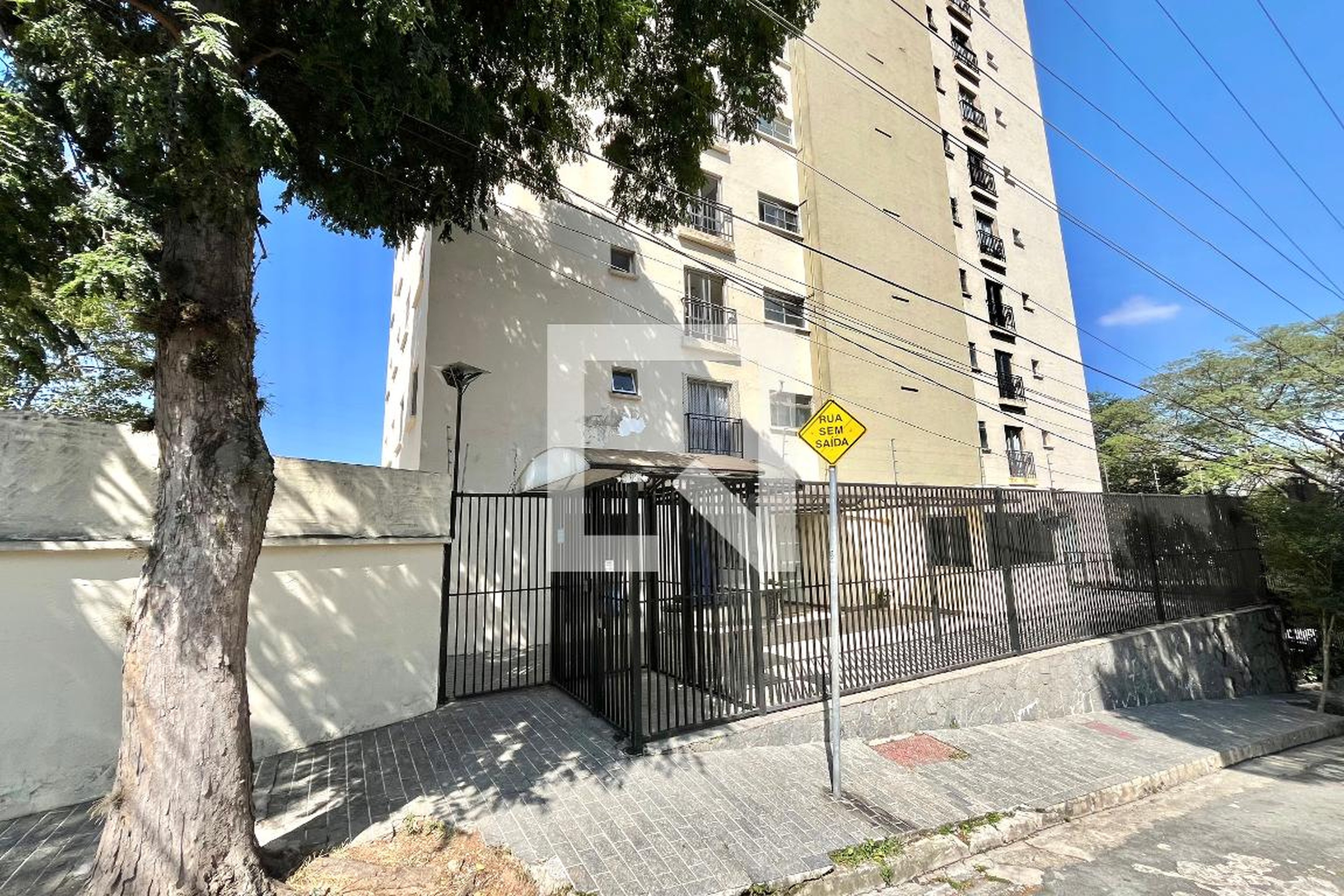 Fachada Condomínio Jd. das Camélias