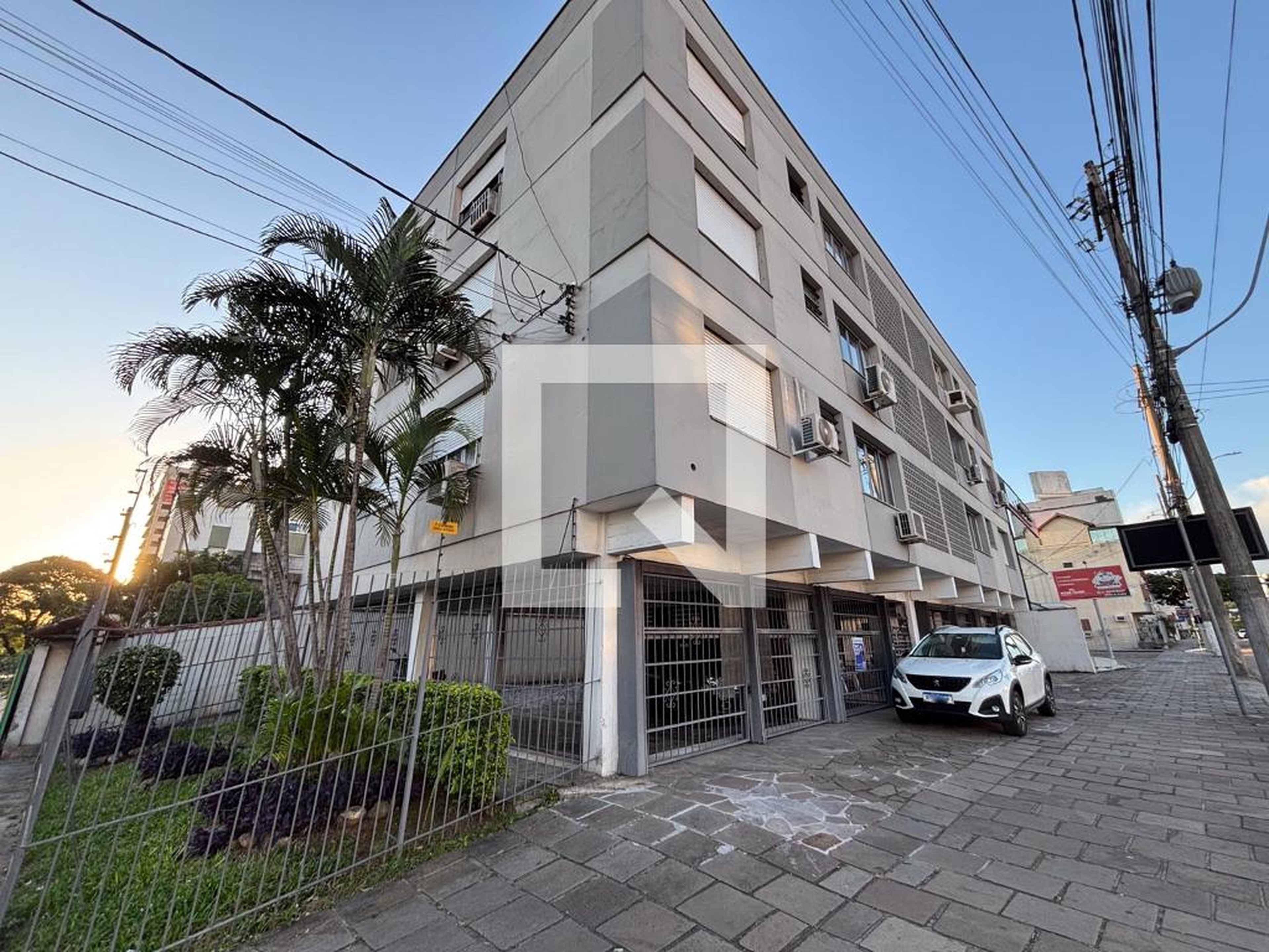 Fachada Condomínio em Avenida Assis Brasil, 904