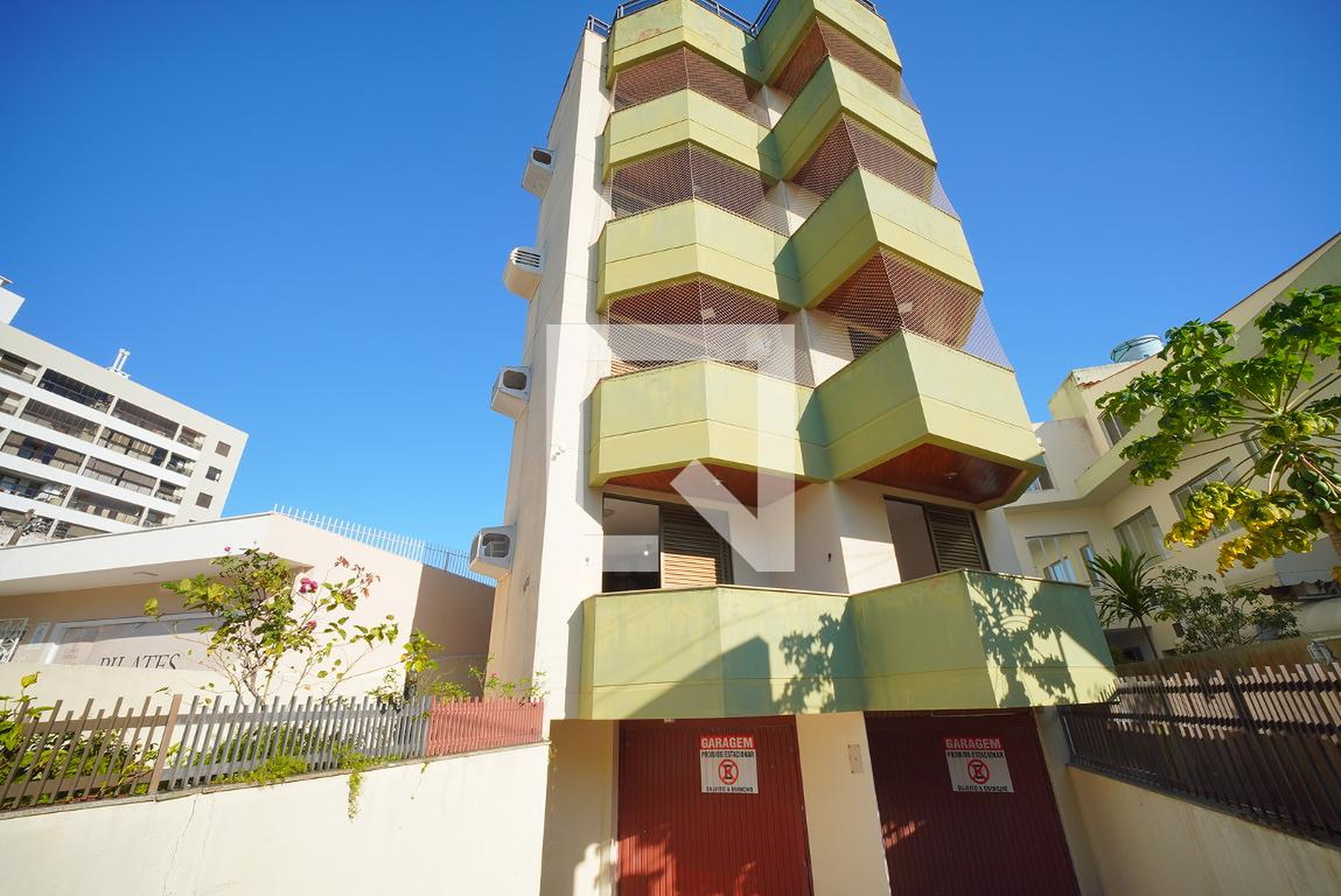 Fachada Condomínio em Rua São José, 273