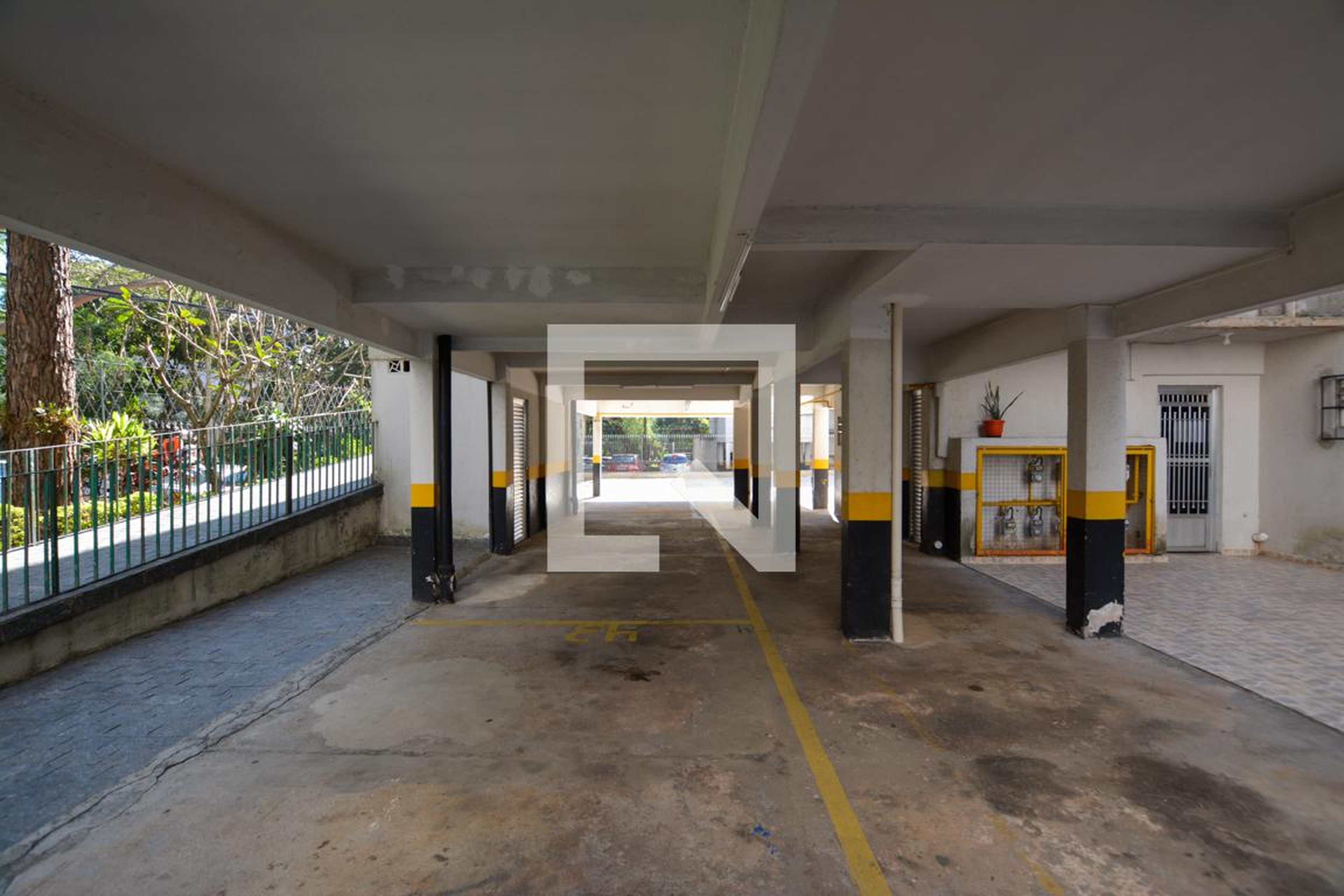 ESTACIONAMENTO - 