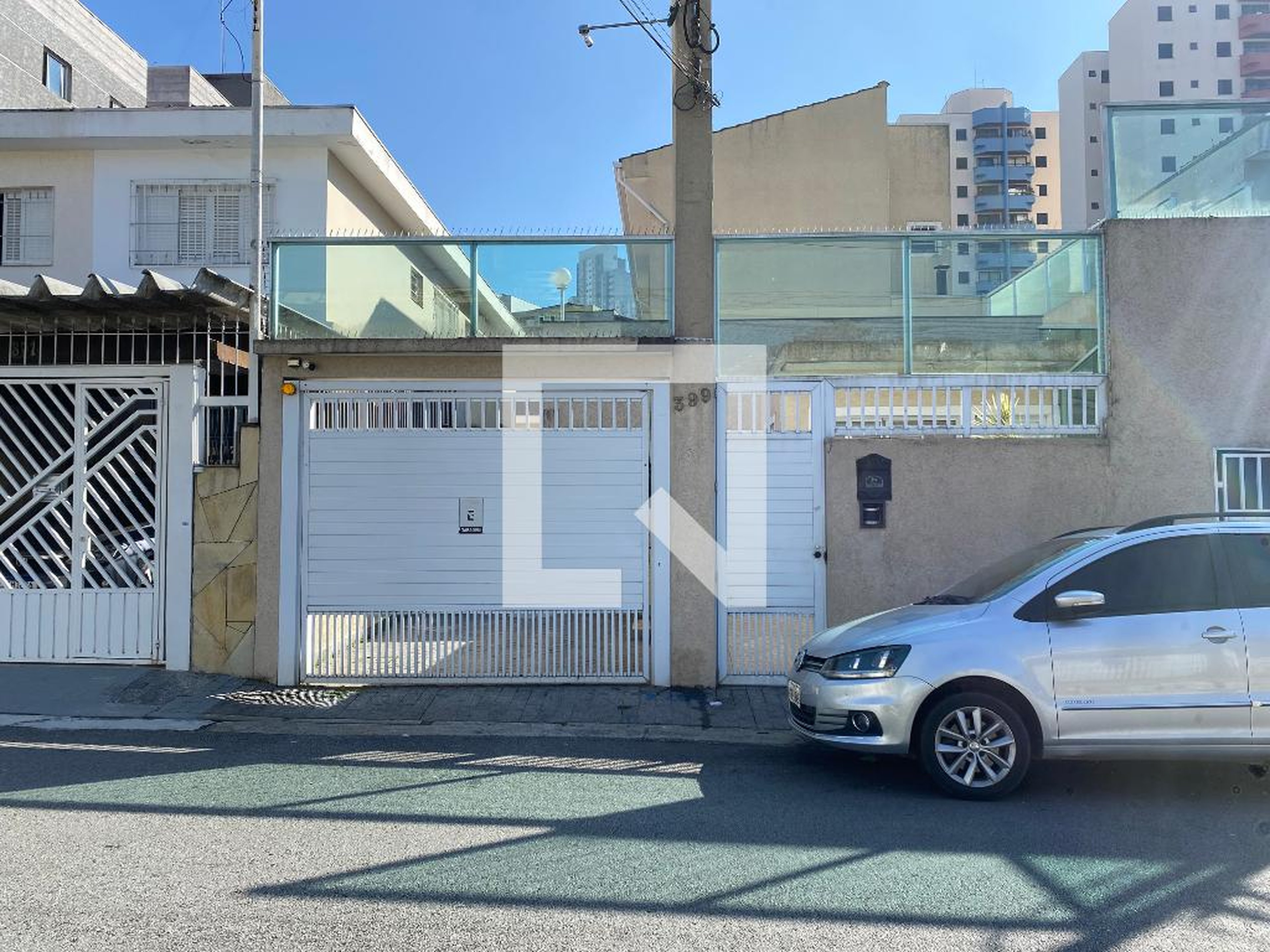 Fachada Condomínio em Rua Tanque Velho, 399