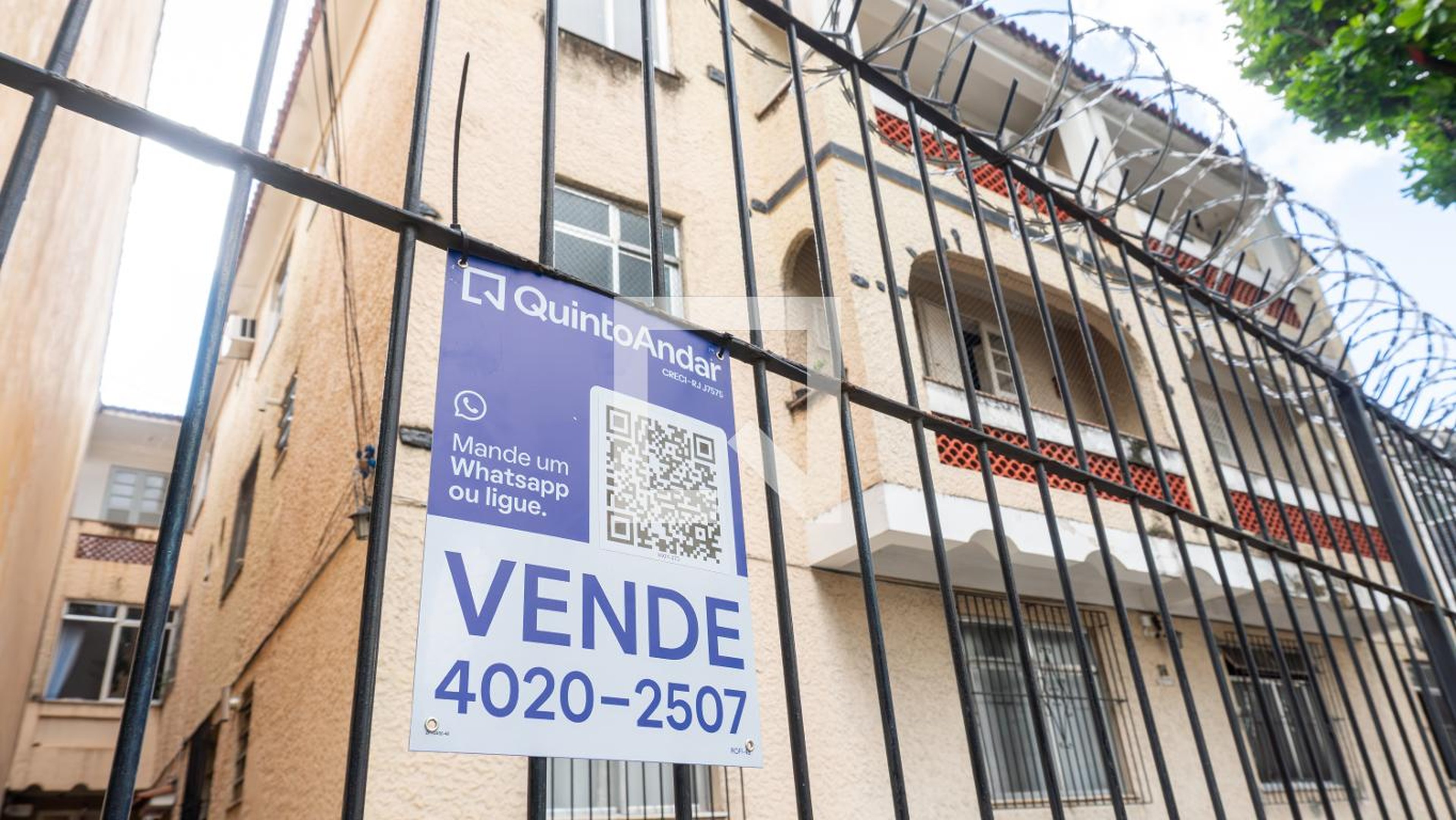 Fachada Condomínio em Rua Rosa e Silva, 24