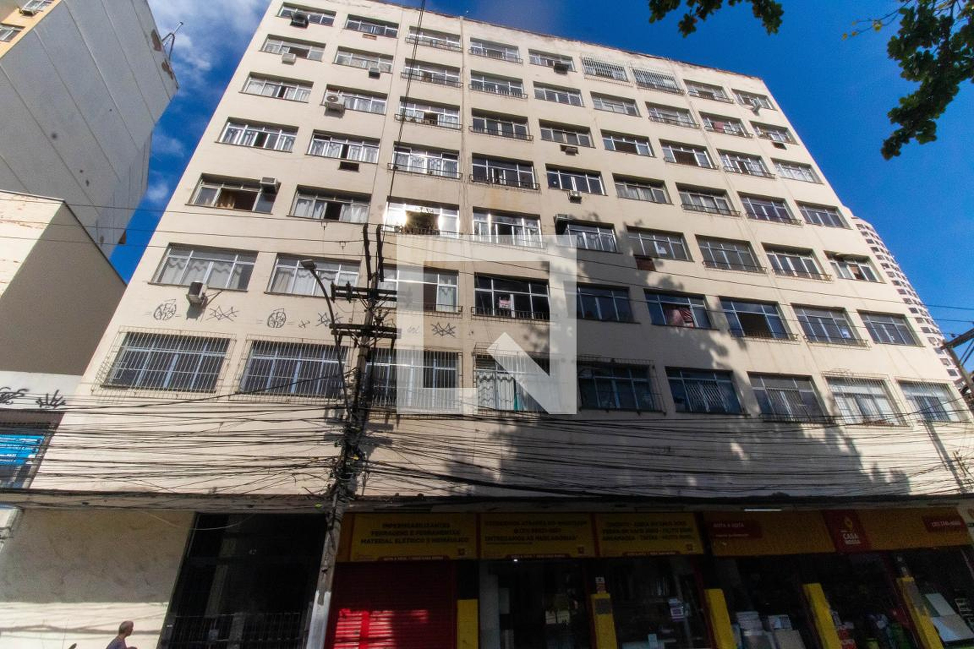 Fachada Condomínio em Rua Doutor Celestino, 235