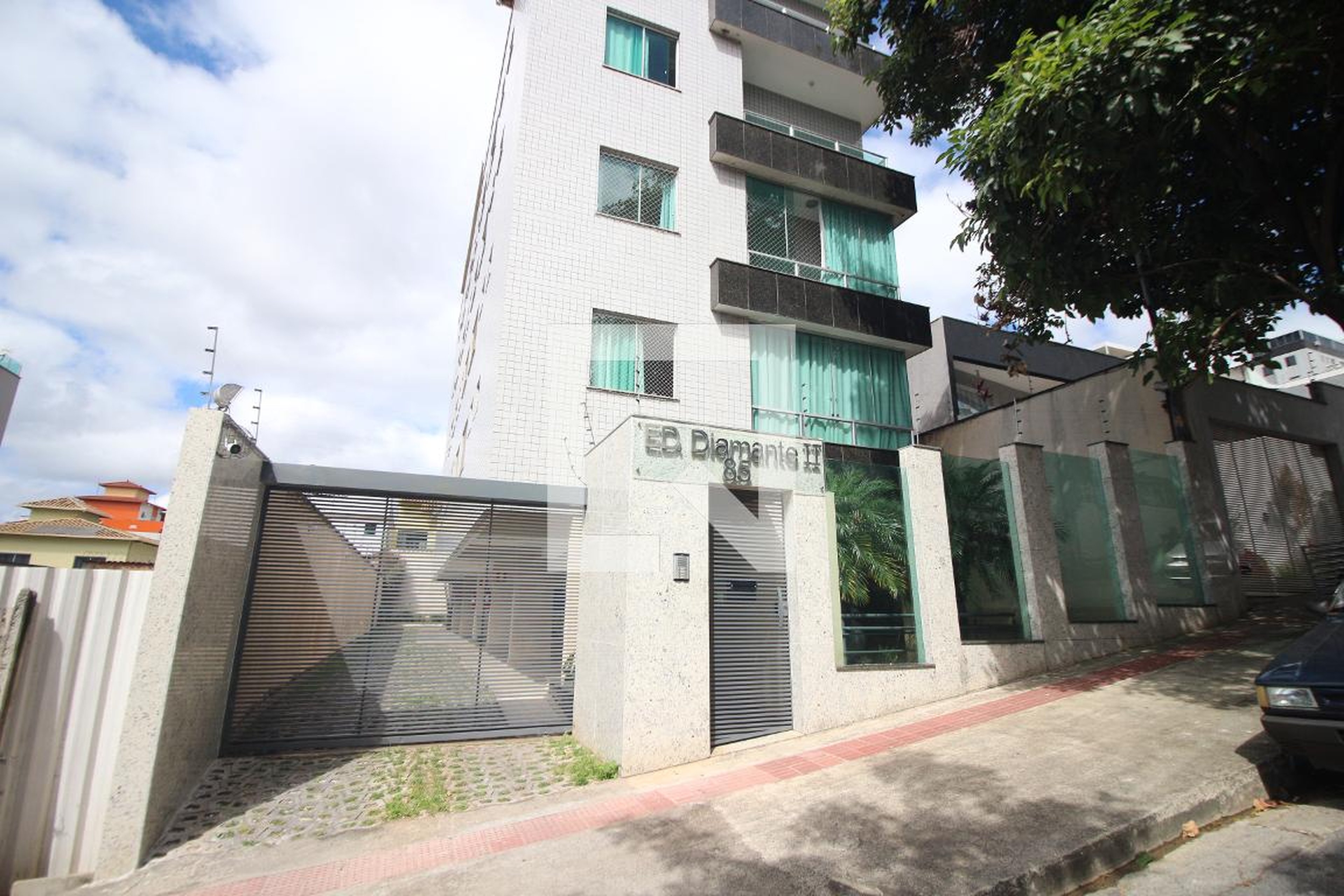 Fachada Condomínio em Rua Aparecida Feitosa Furtado, 85