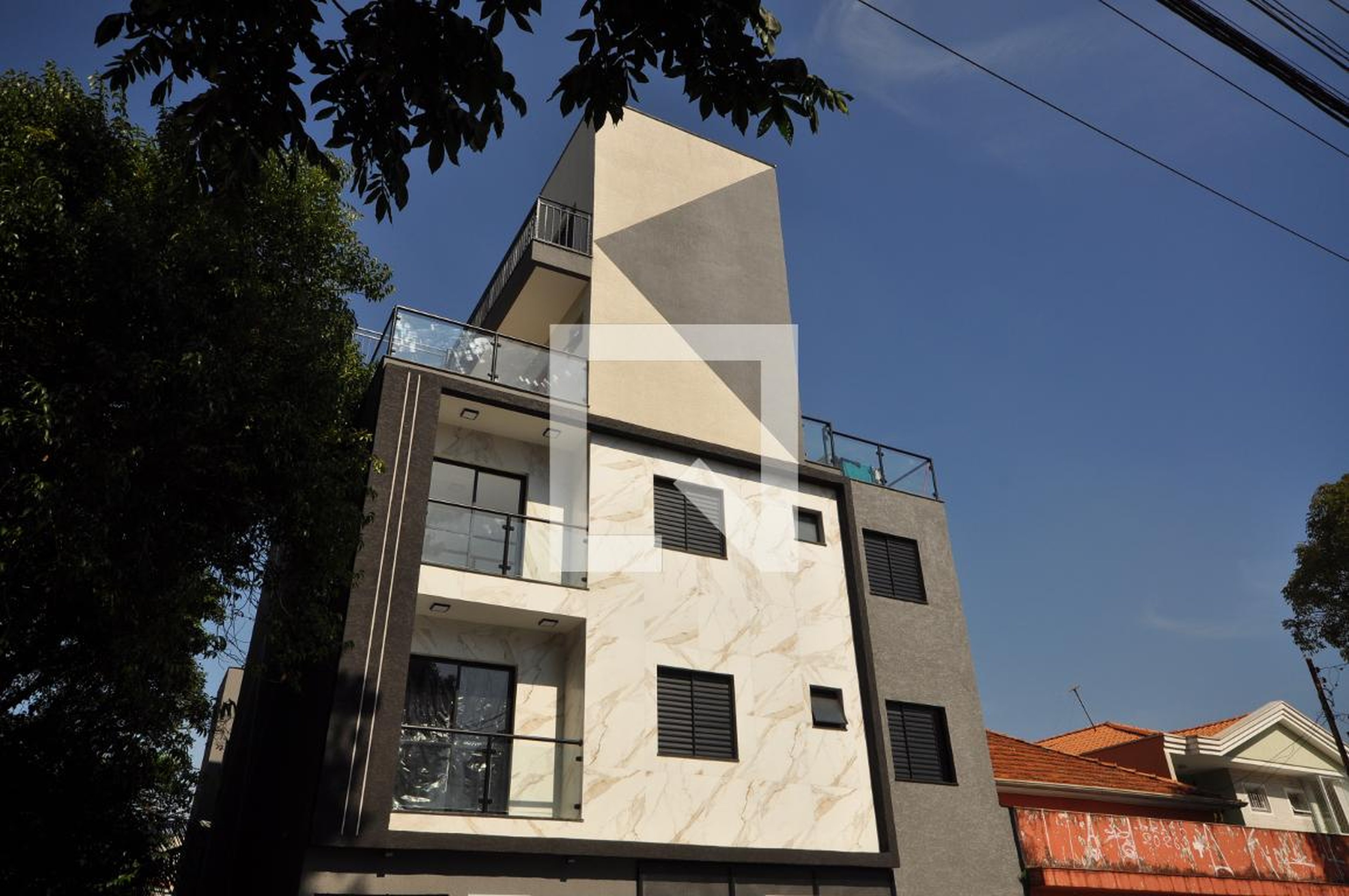 Fachada Condomínio em Rua Vitório Mazzei, 198