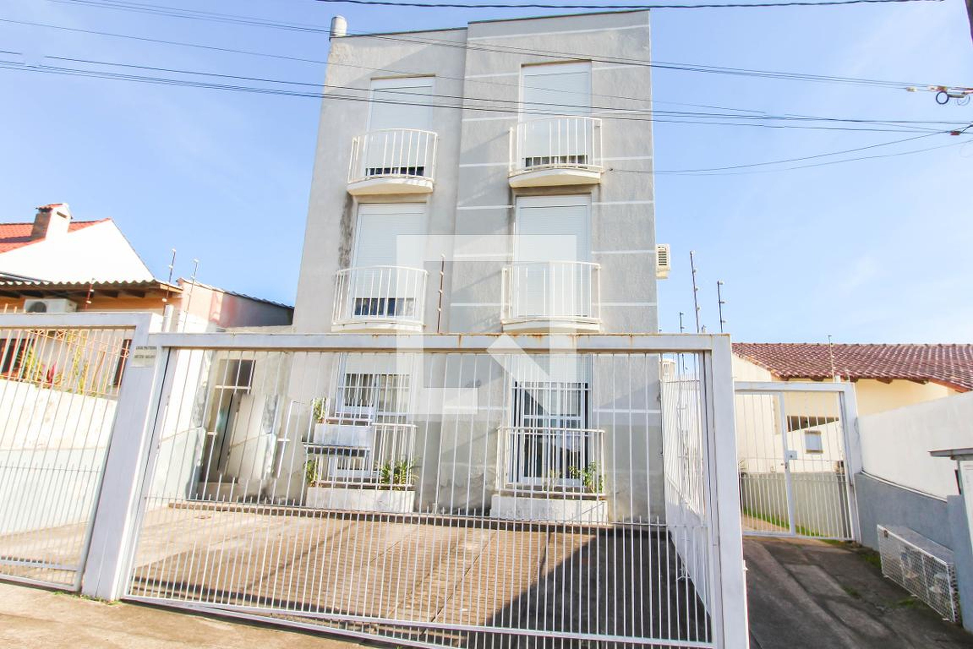 Fachada Condomínio em Rua Nelson Oliveira Lopes, 420