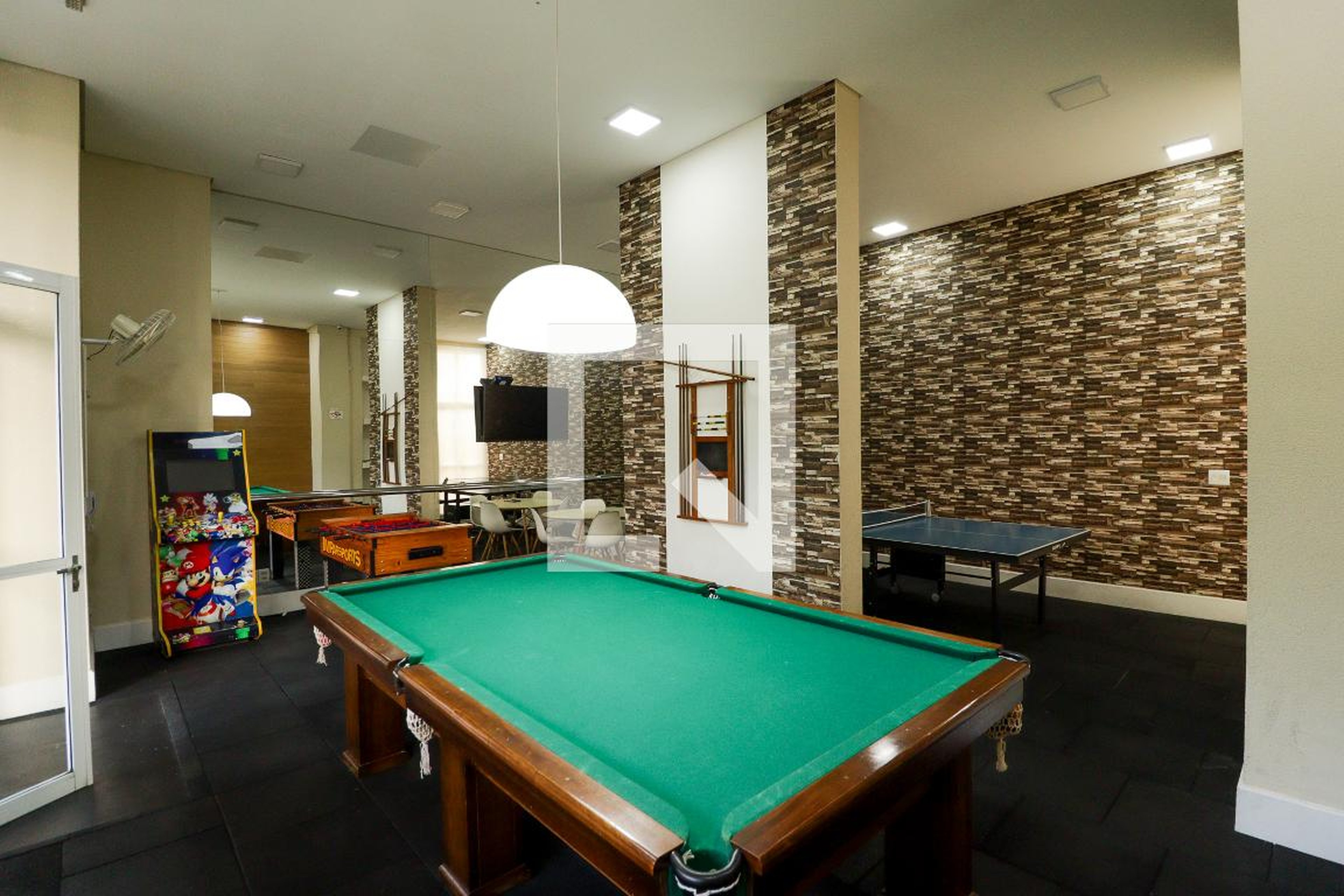Sala de Jogos - Floris Santana