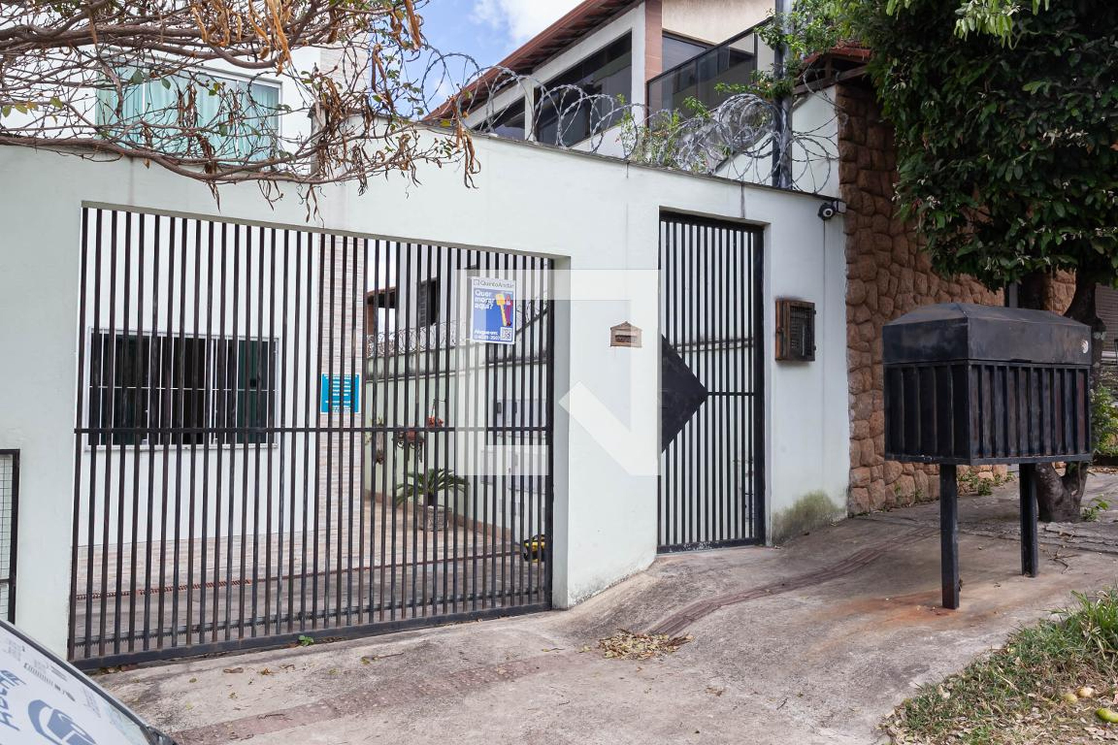 Fachada Condomínio em Rua Alvinópolis, 924