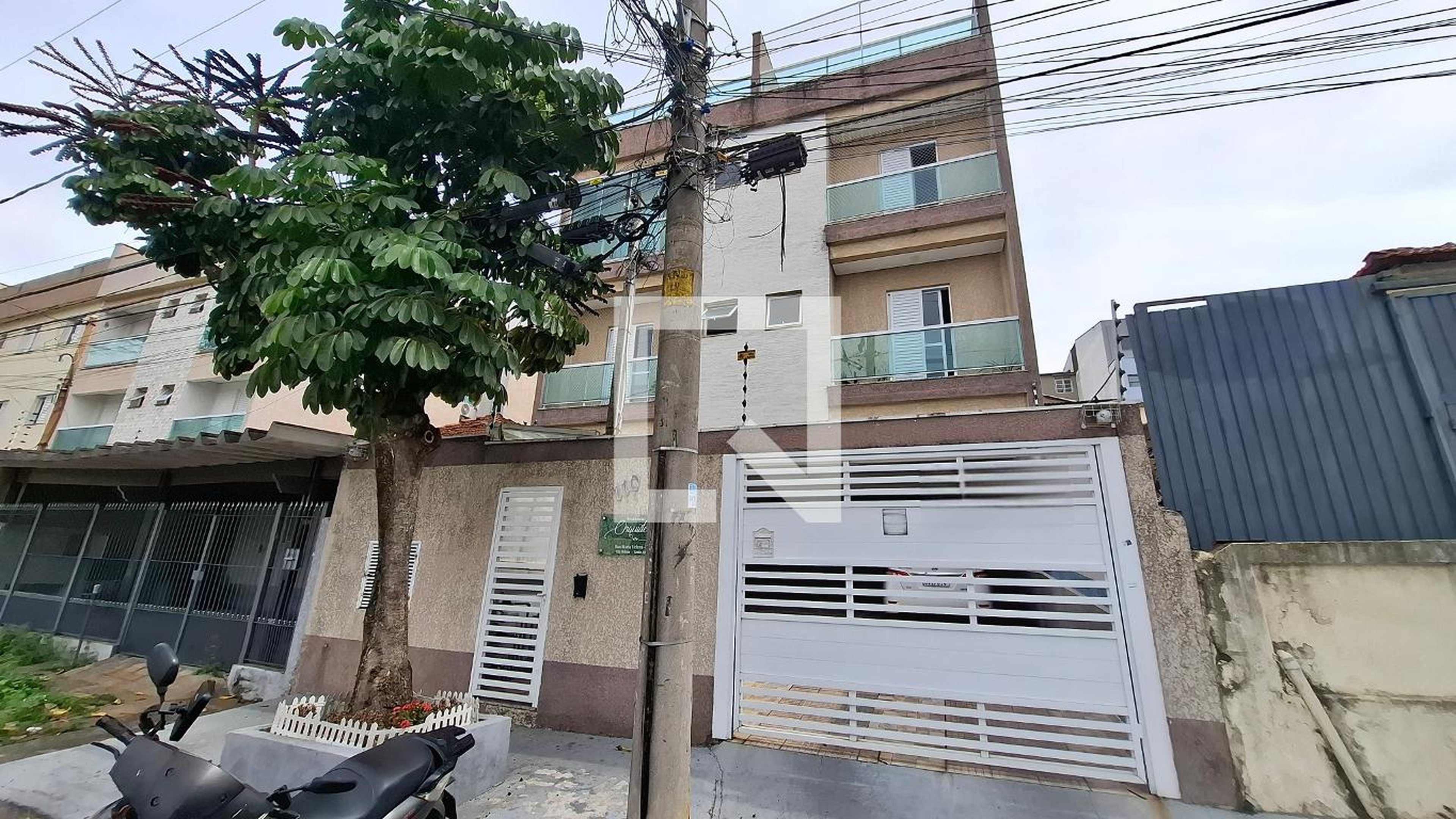 Fachada Condomínio em Rua Maria Helena, 110