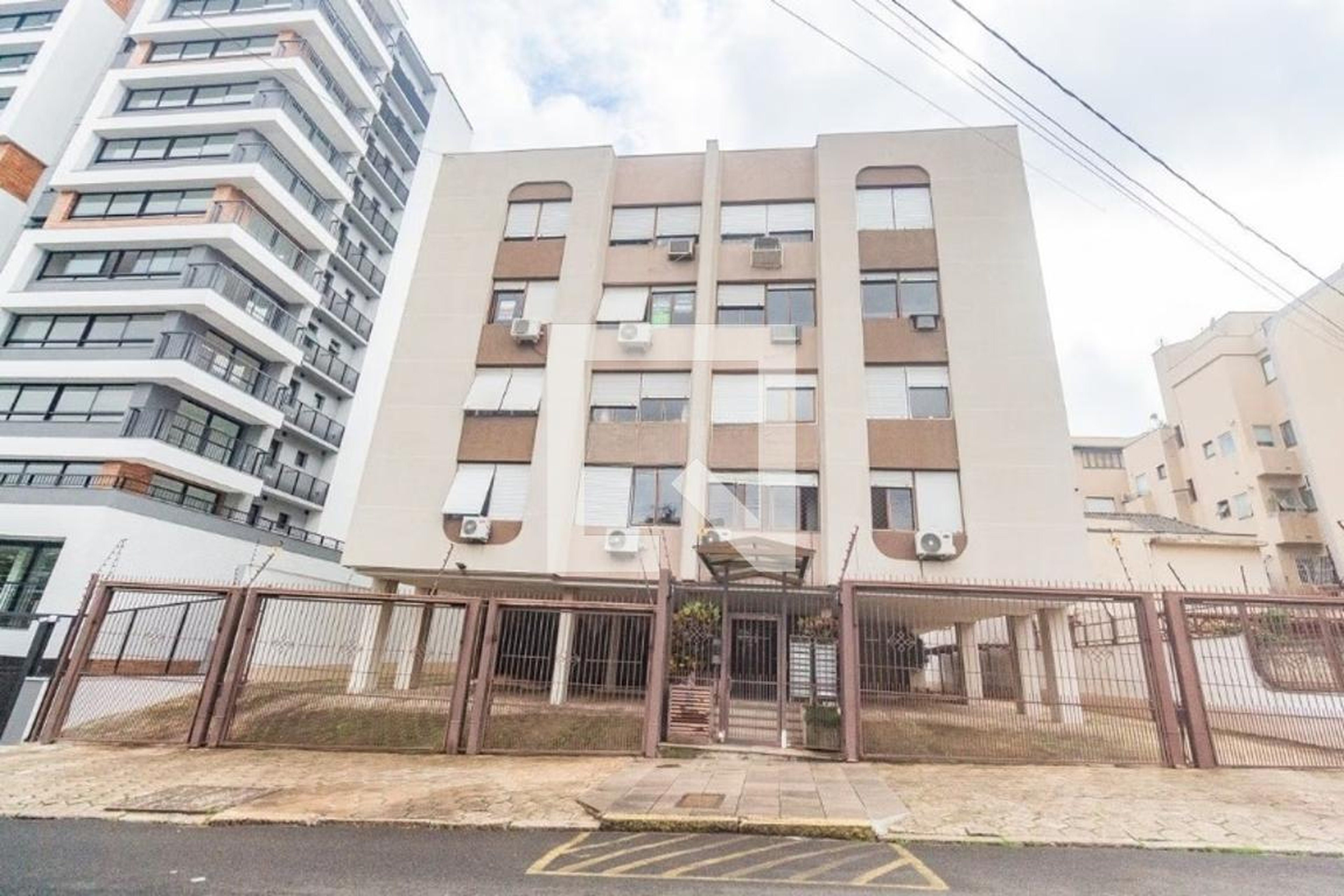 Fachada Condomínio em Rua Dona Eugênia, 802