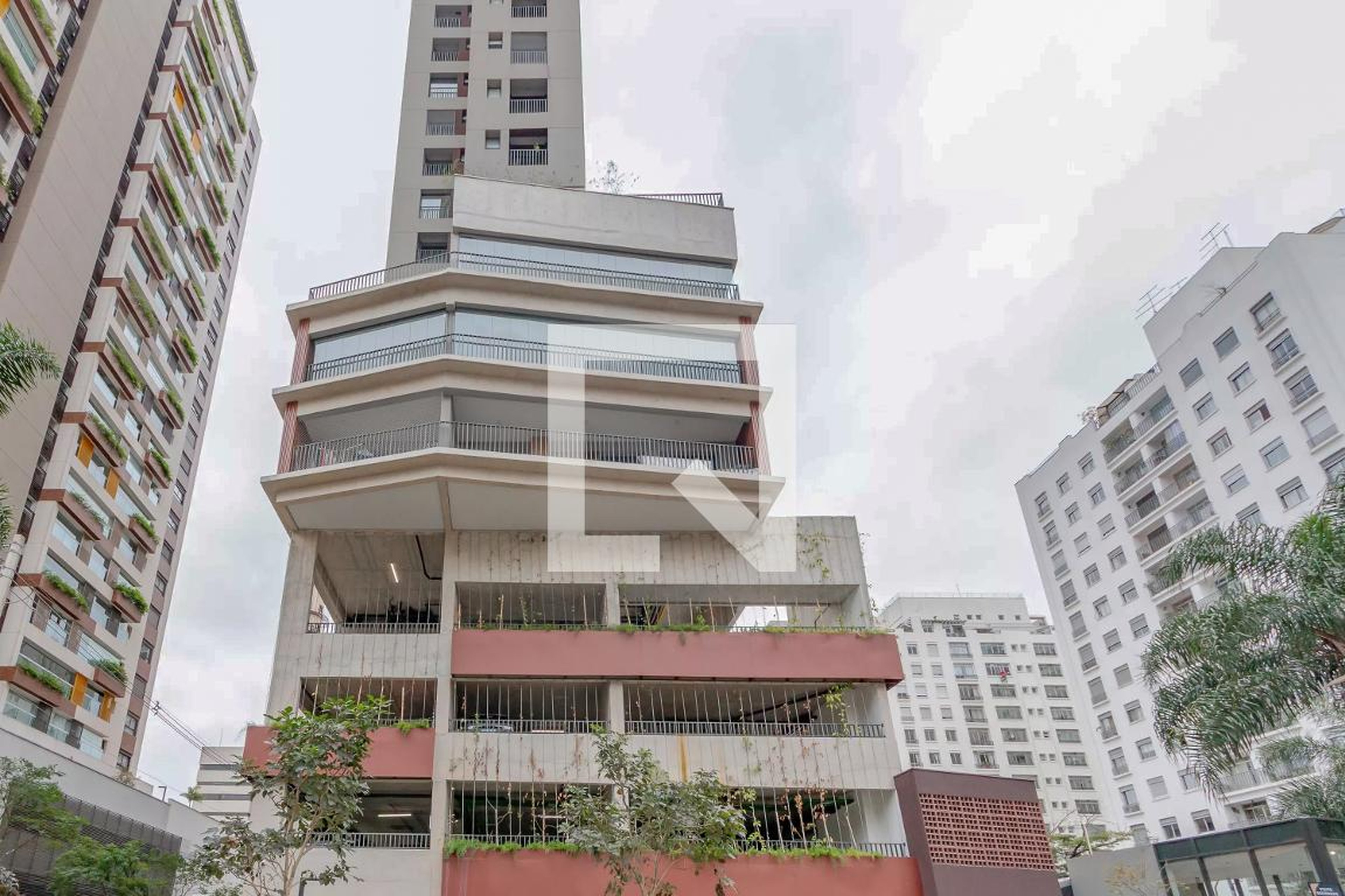 Fachada do Prédio Condomínio La Casa Pássaros e Flores