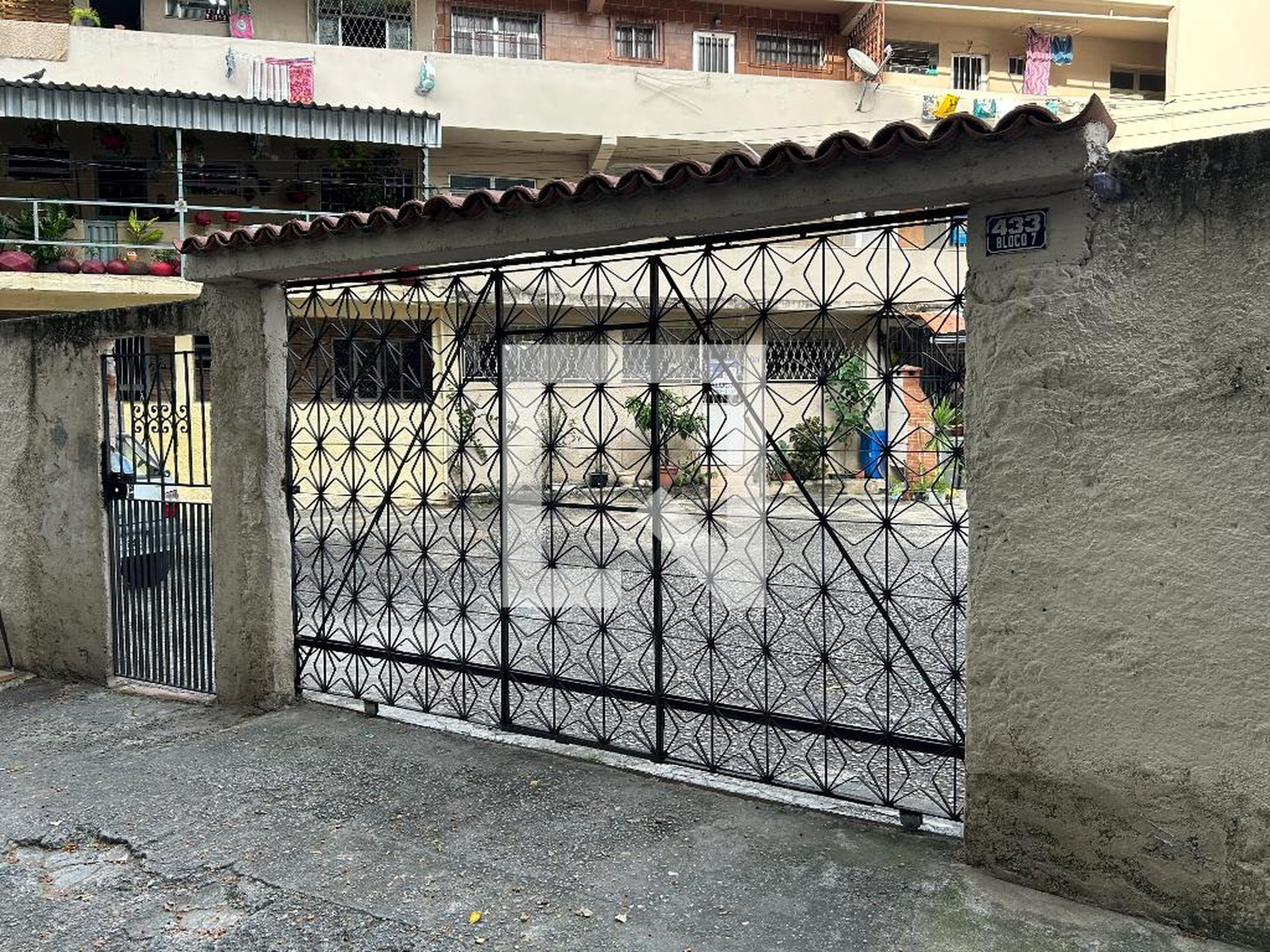 Fachada Condomínio em Rua Costa Filho, 433