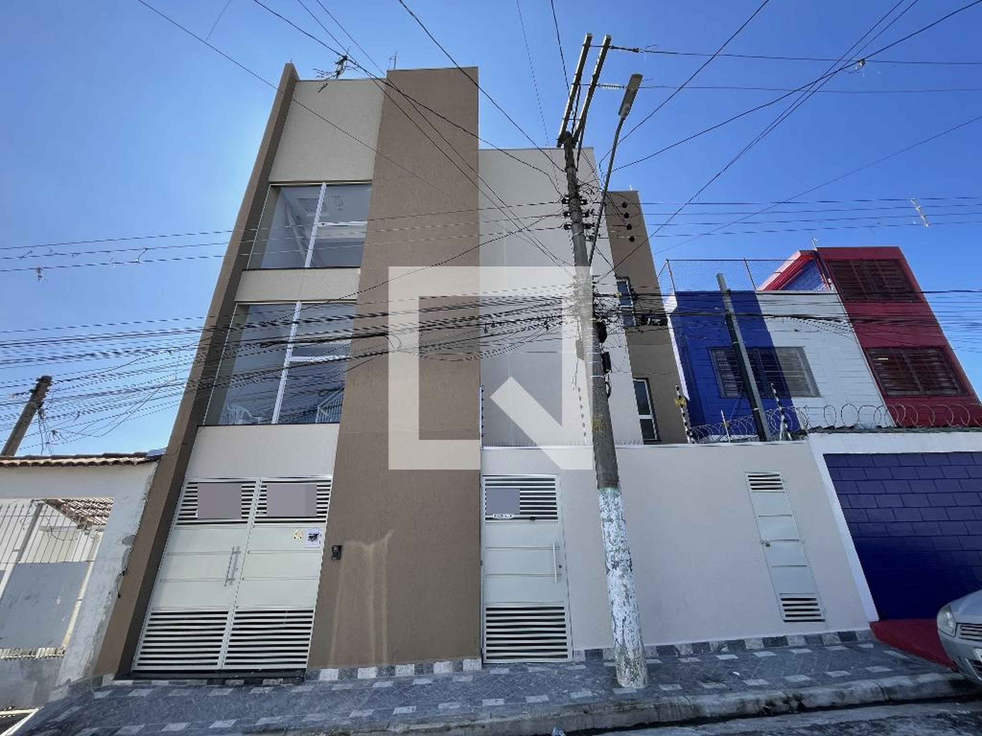 Fachada Condomínio em Rua Darcilena, 14