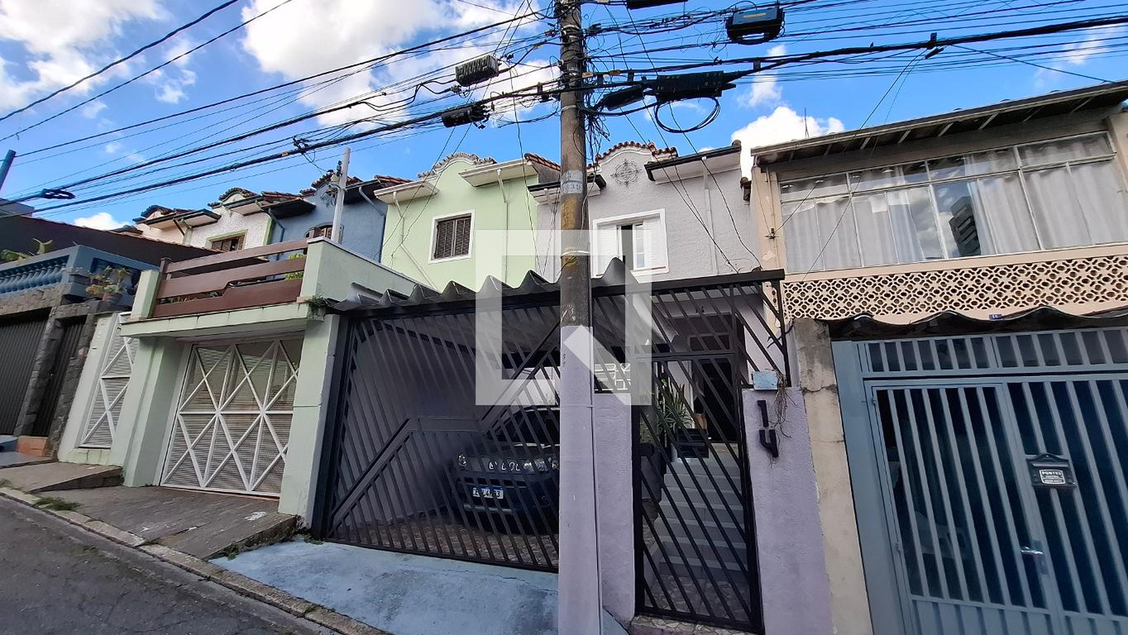 Fachada Condomínio em Travessa Azevedo Marquês, 14