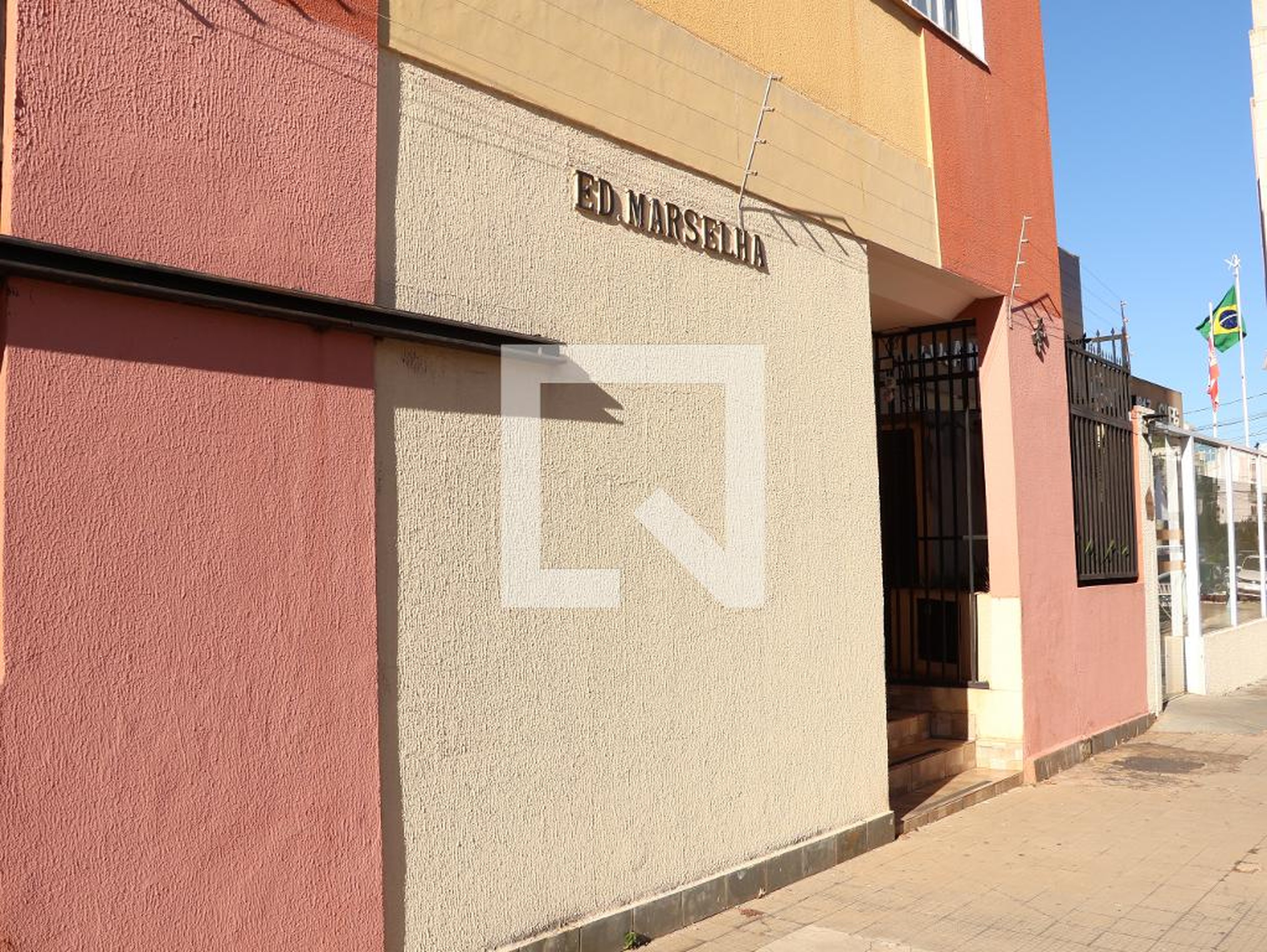 Fachada Condomínio em Rua 16-A, 515