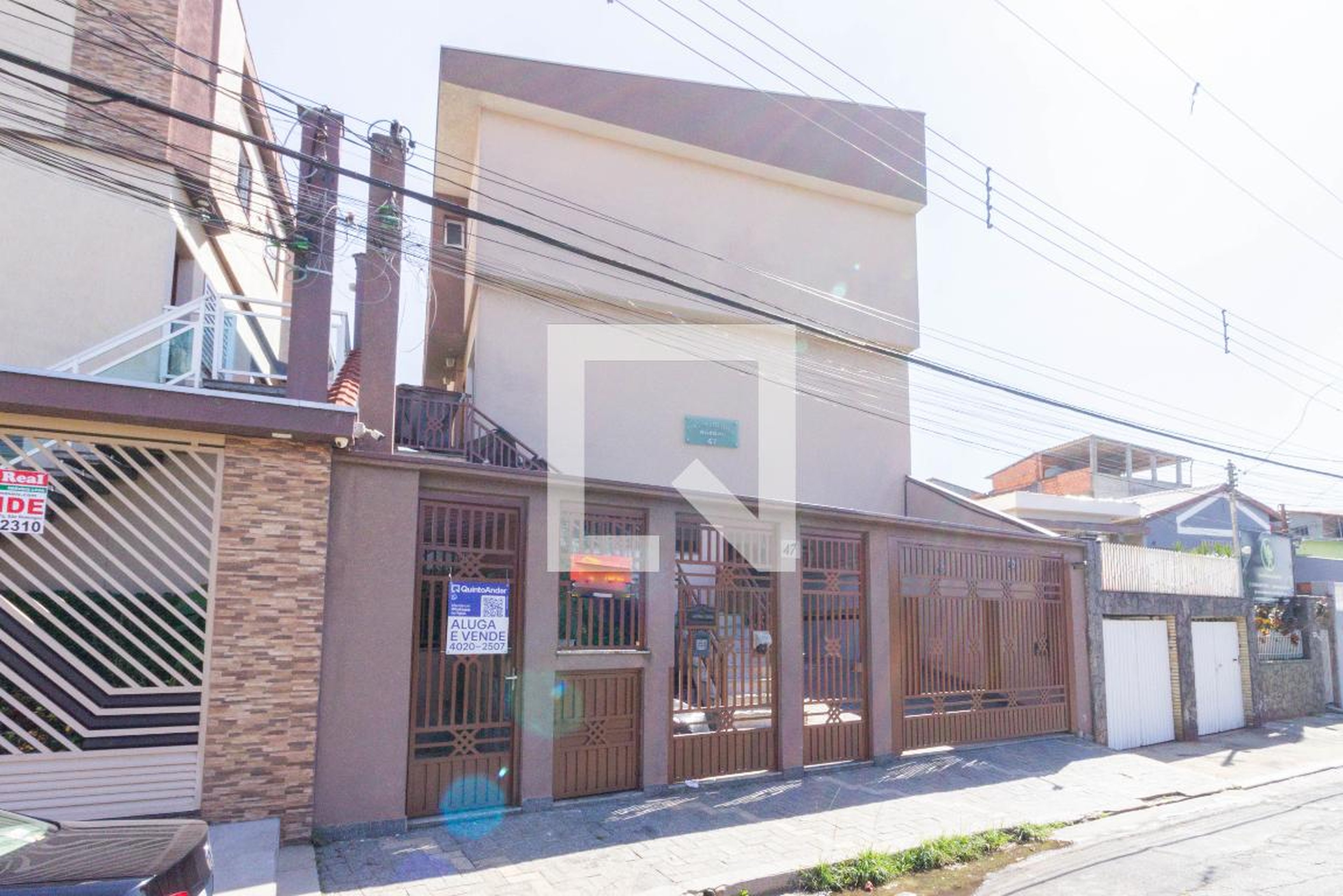 Fachada Condomínio em Rua Pontalina, 47
