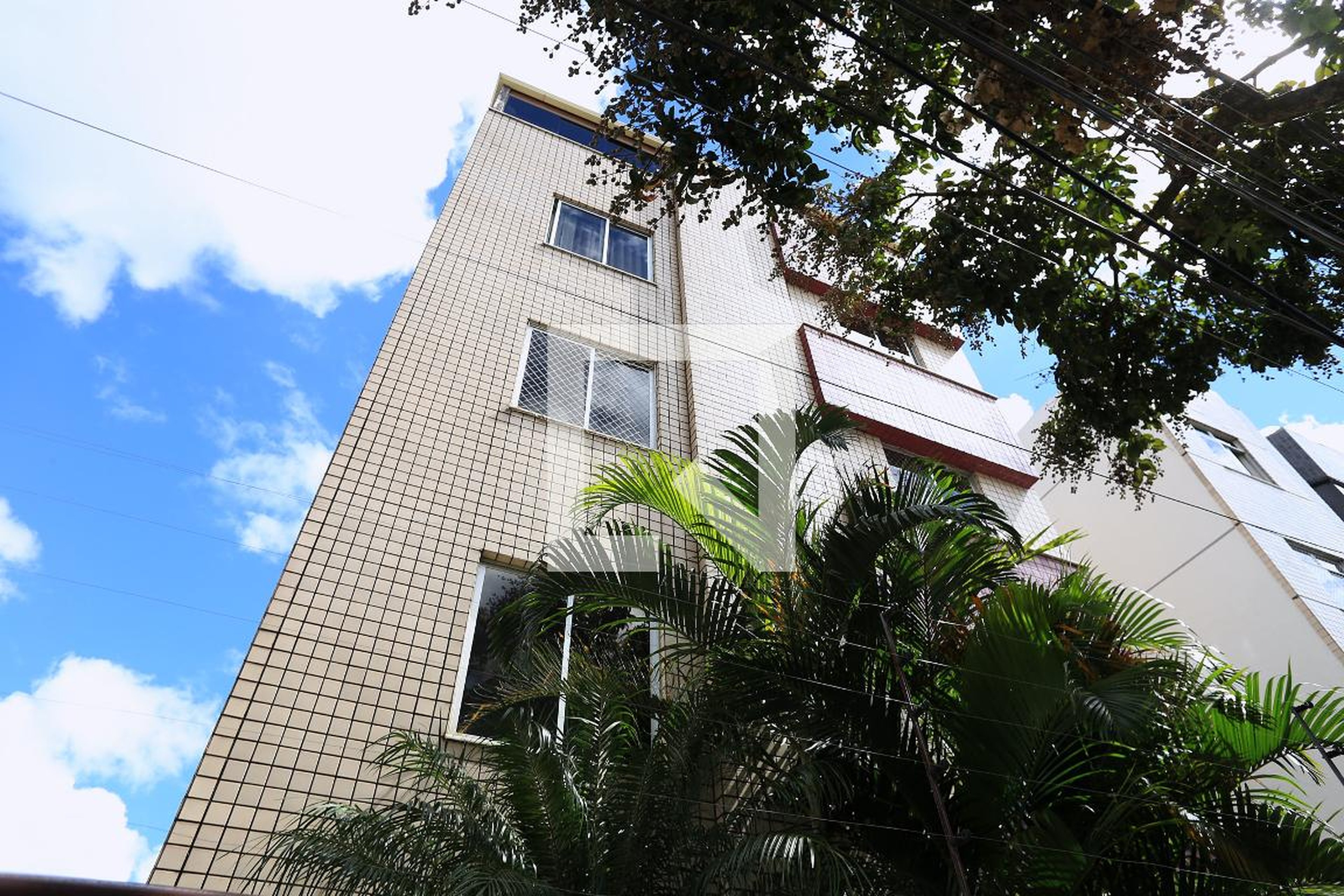 Fachada Condomínio em Rua Dias da Mota, 41