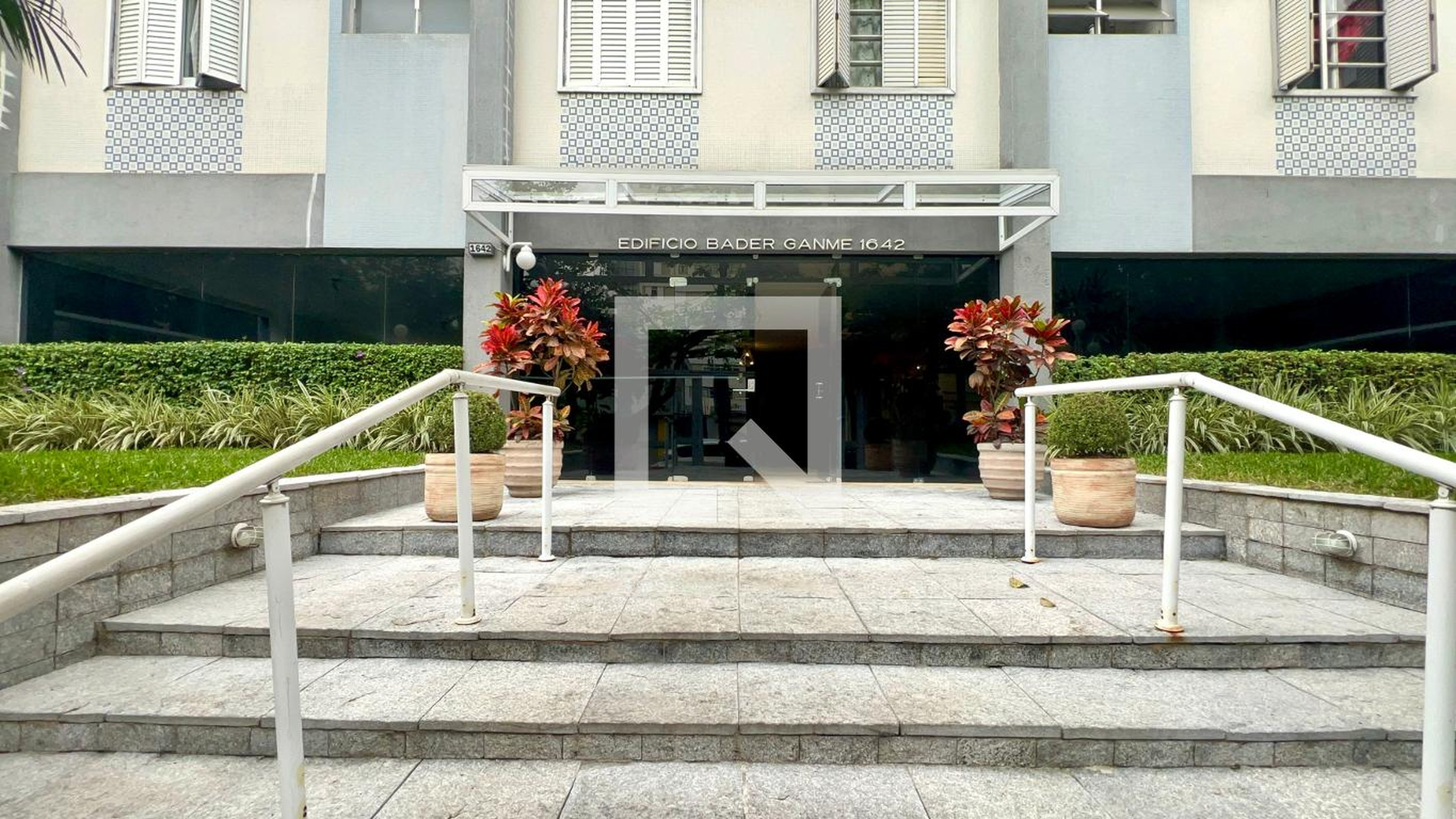 Entrada - Edifício Baderganme