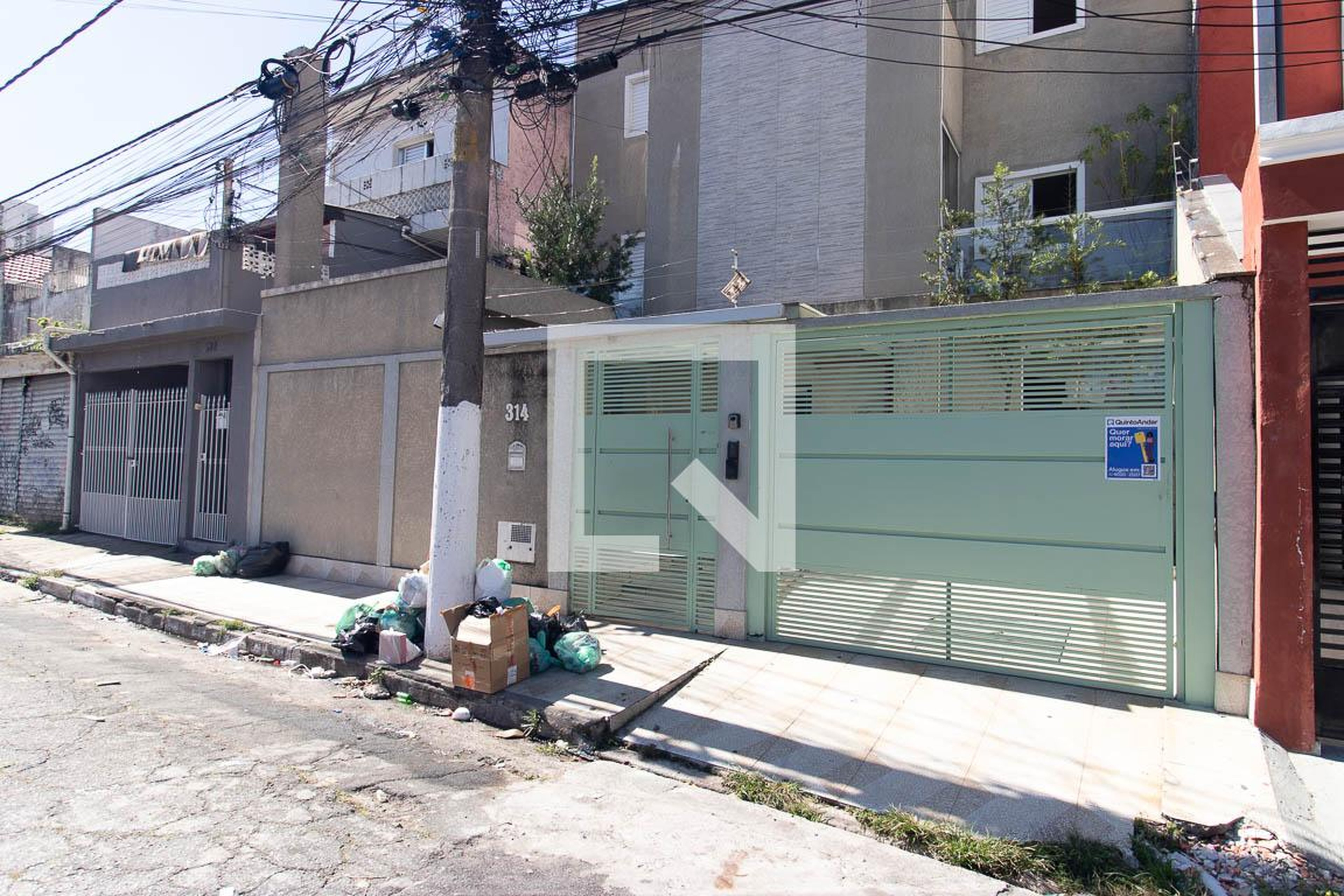 Fachada Condomínio em Rua Dirce, 314