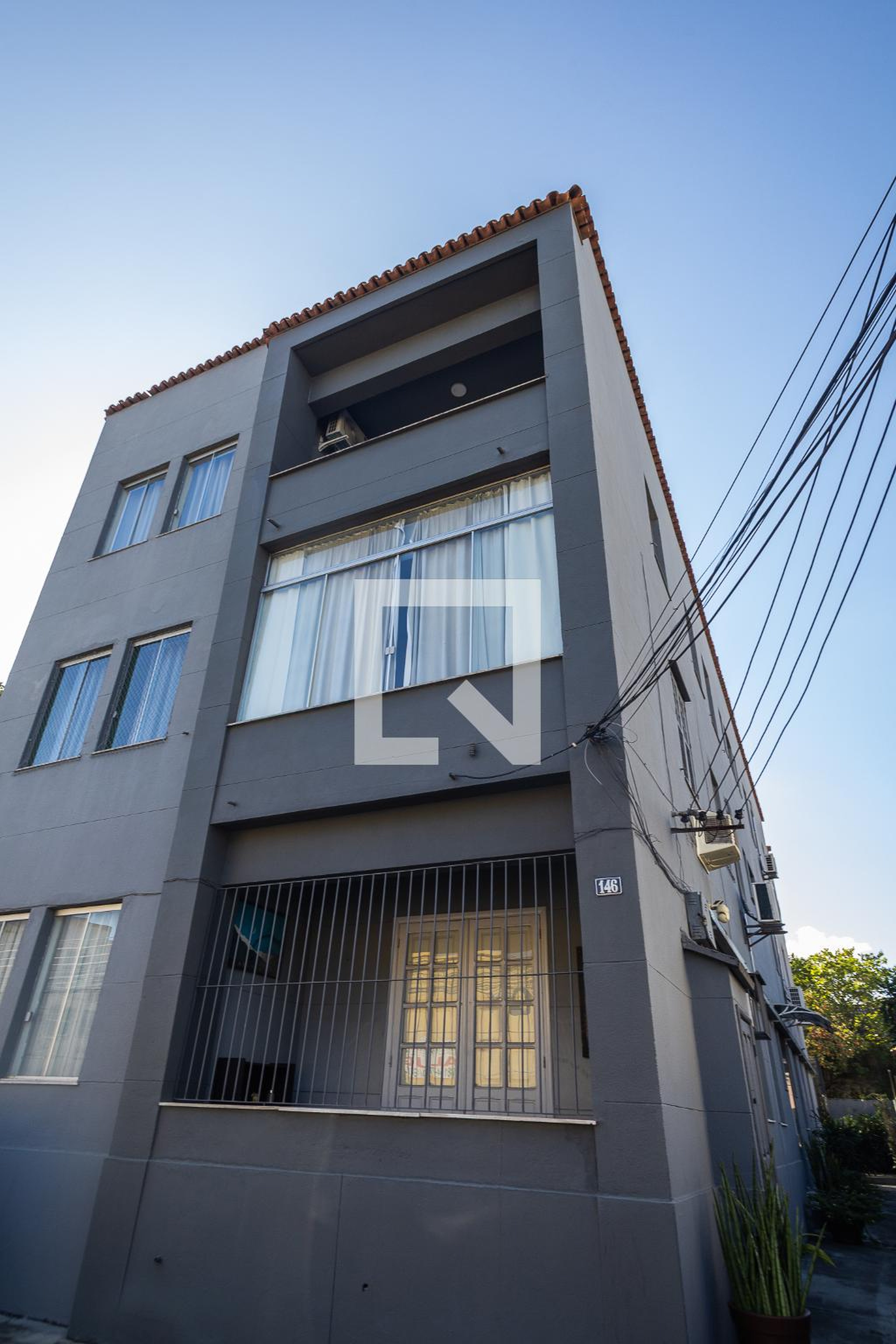 Fachada Condomínio em Rua Barcelos Domingos, 146