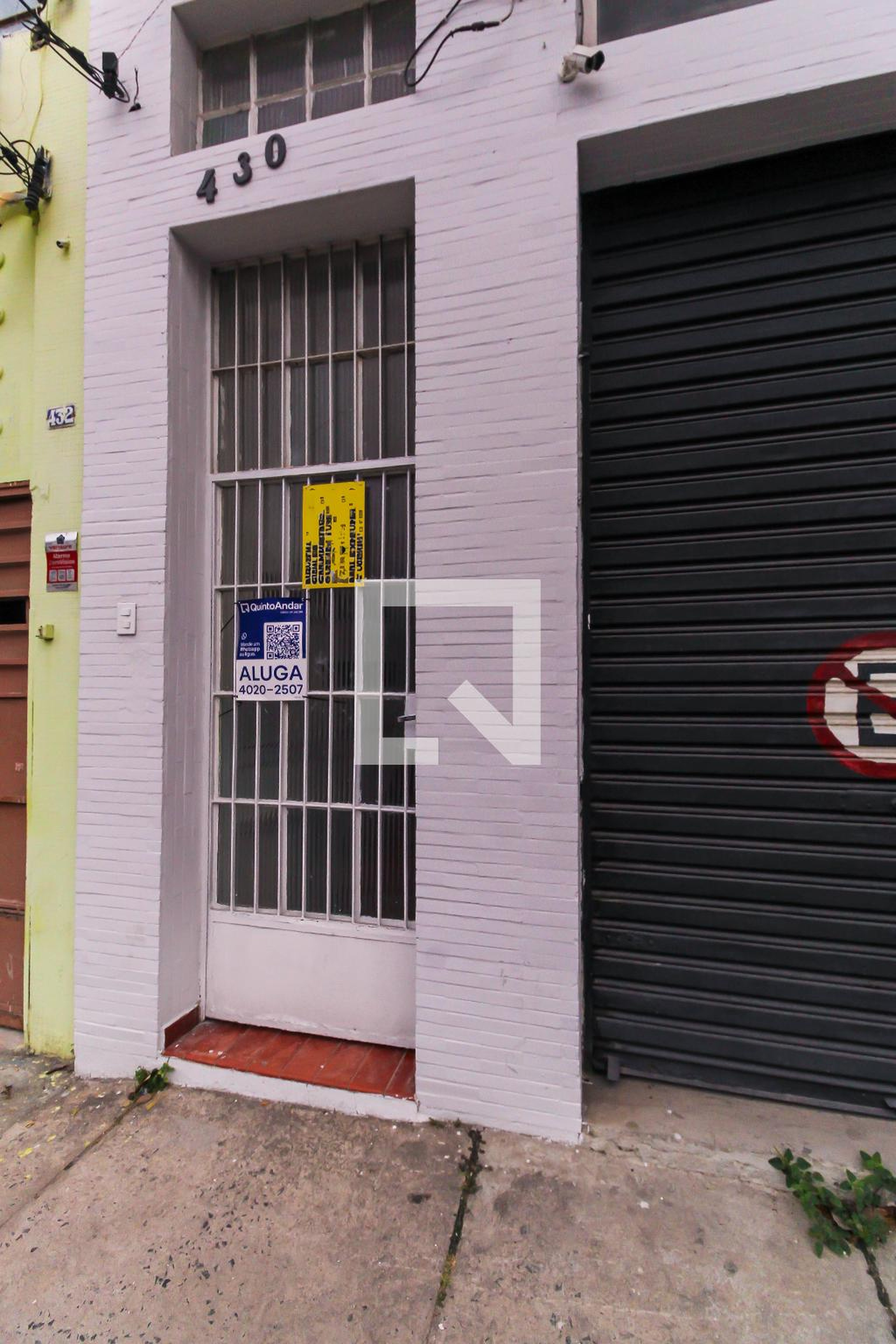 Fachada Condomínio em Rua Serra de Jairé, 430