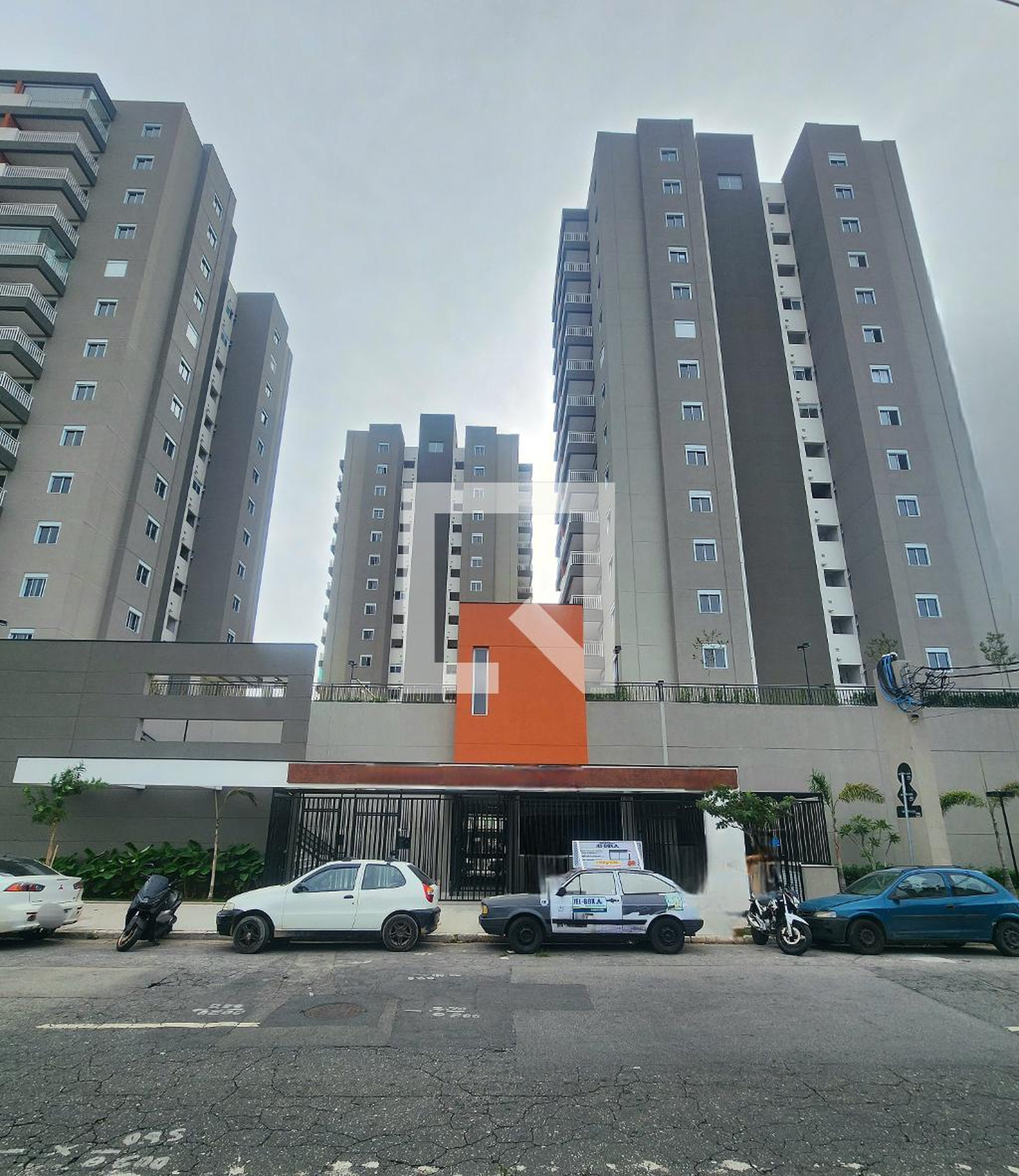 Fachada Condomínio em Rua Dom Luís Felipe de Orleans, 213