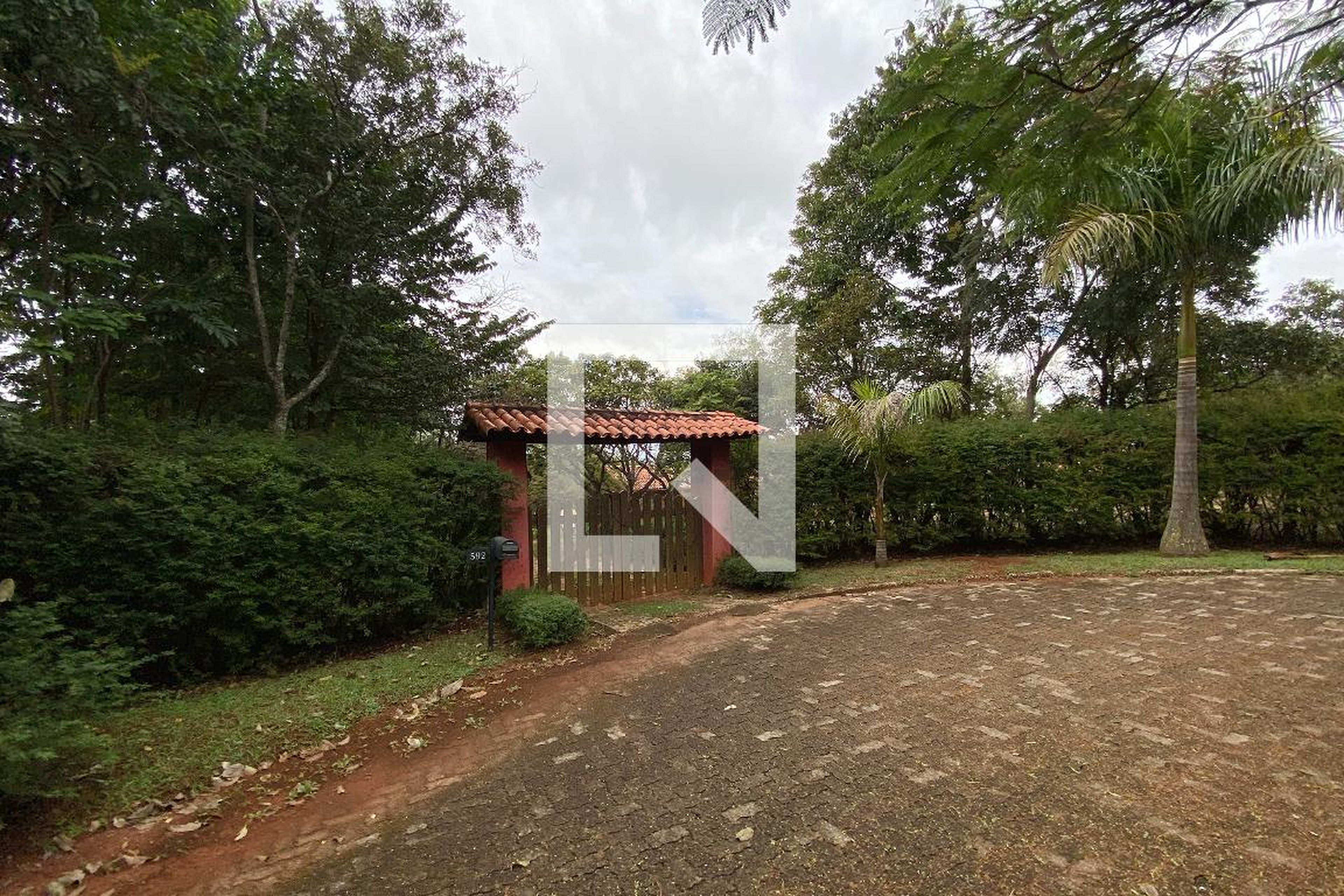 Fachada Condomínio em Avenida Casa Branca, 1100