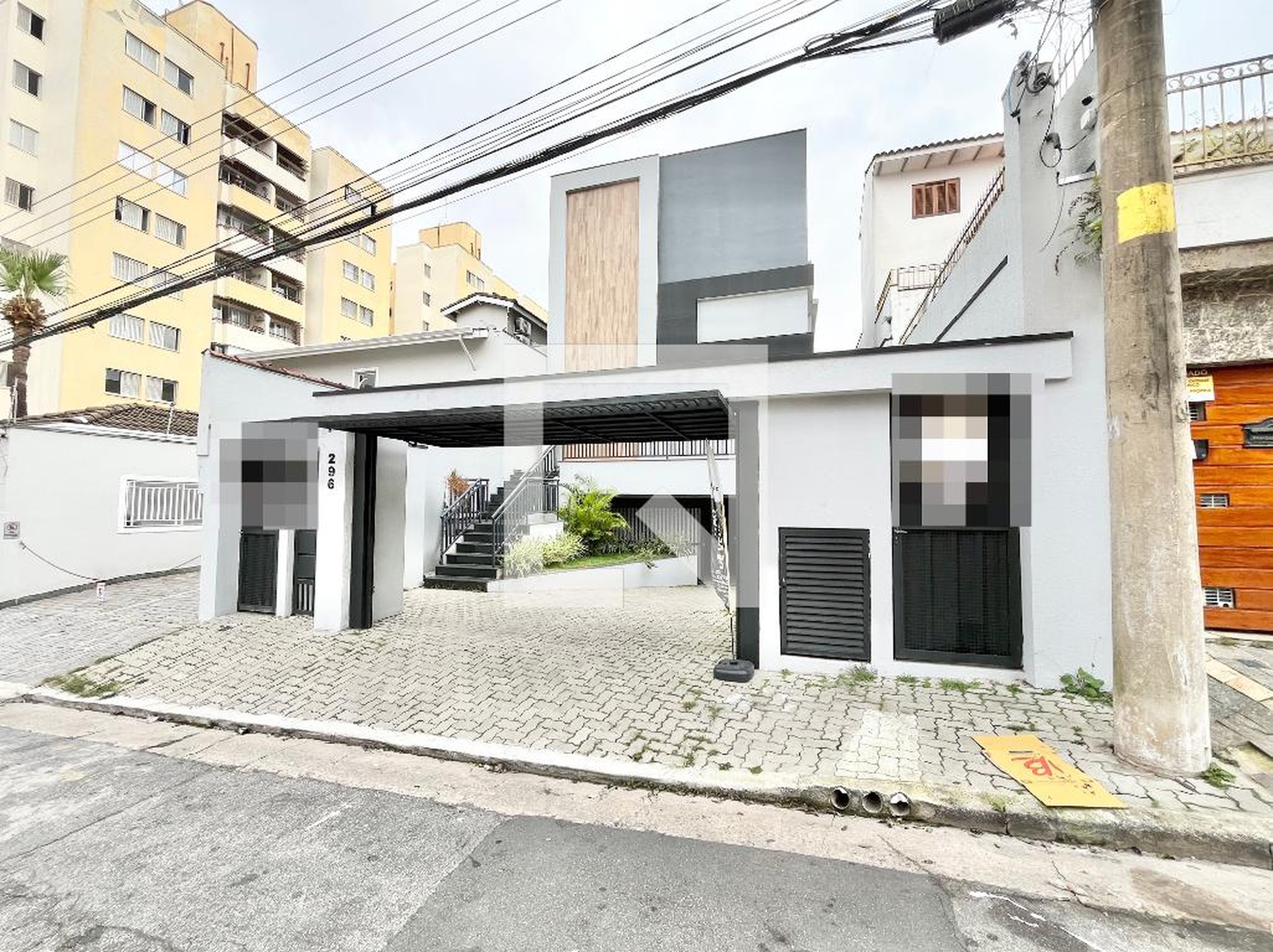 Fachada Condomínio em Rua Ana de Barros, 296
