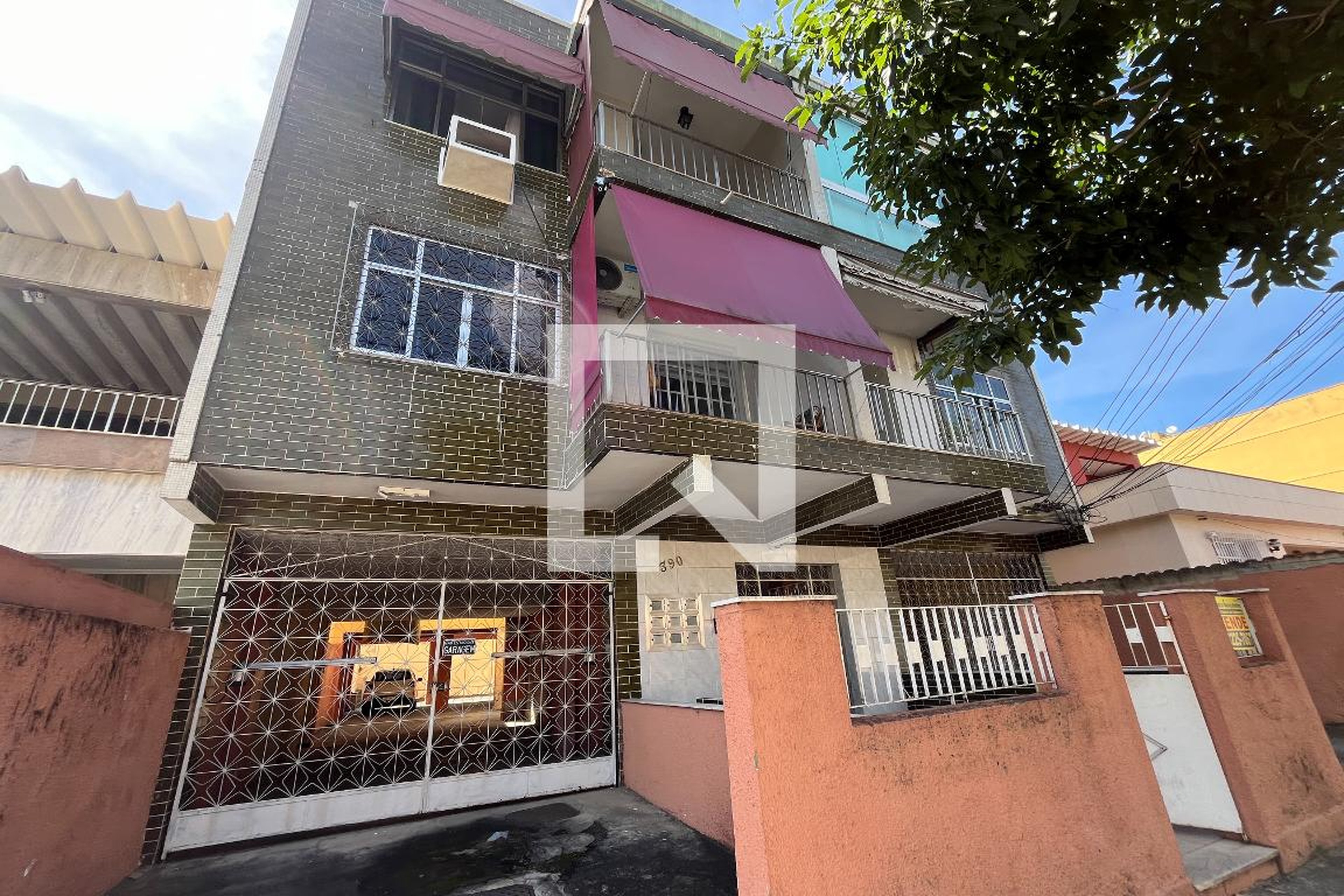 Fachada do Prédio Condomínio Bairro Araujo