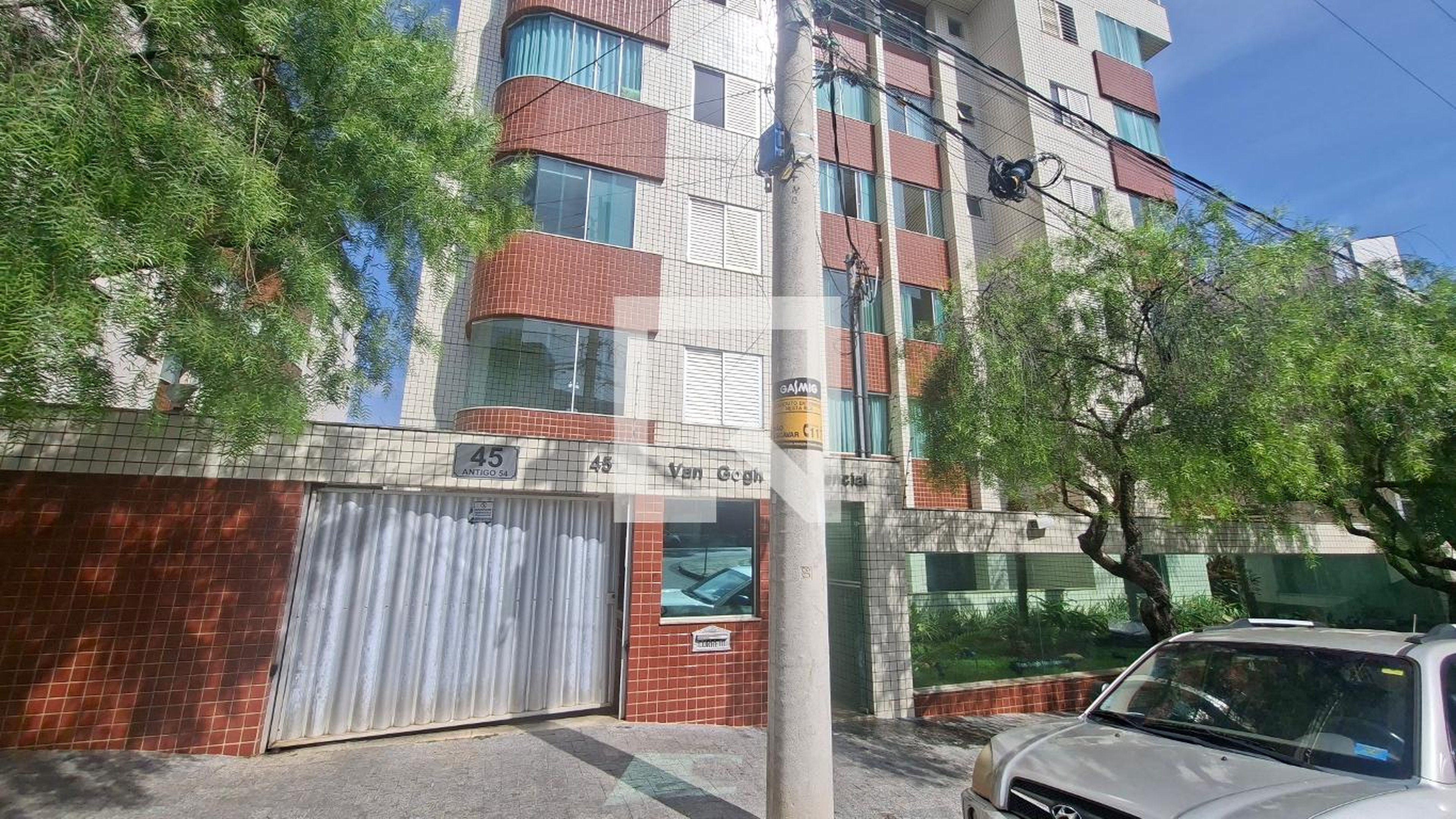 Fachada Condomínio em Rua Kenedy Maro Campos, 45