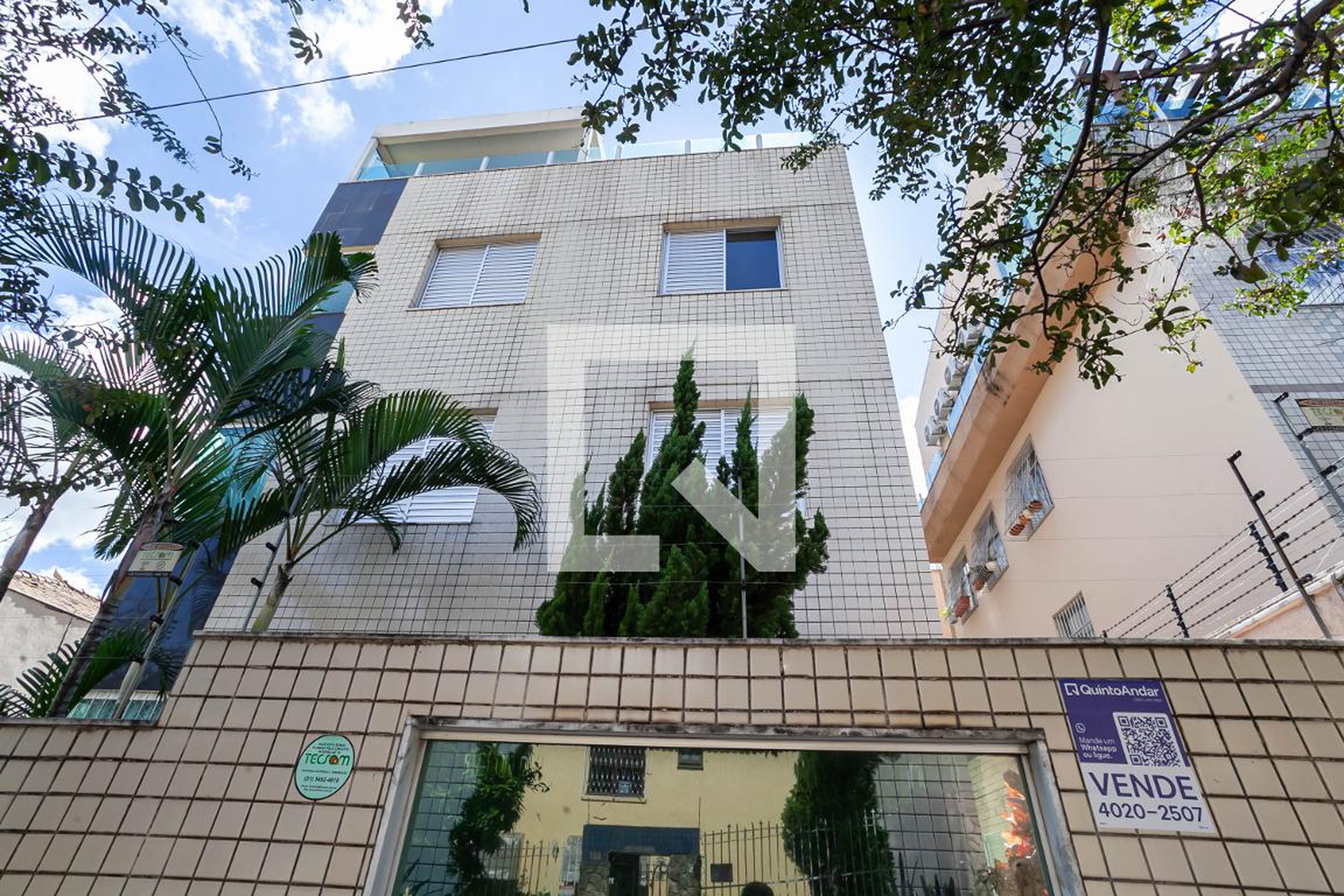 Fachada Condomínio em Rua Ministro Ivan Lins, 678