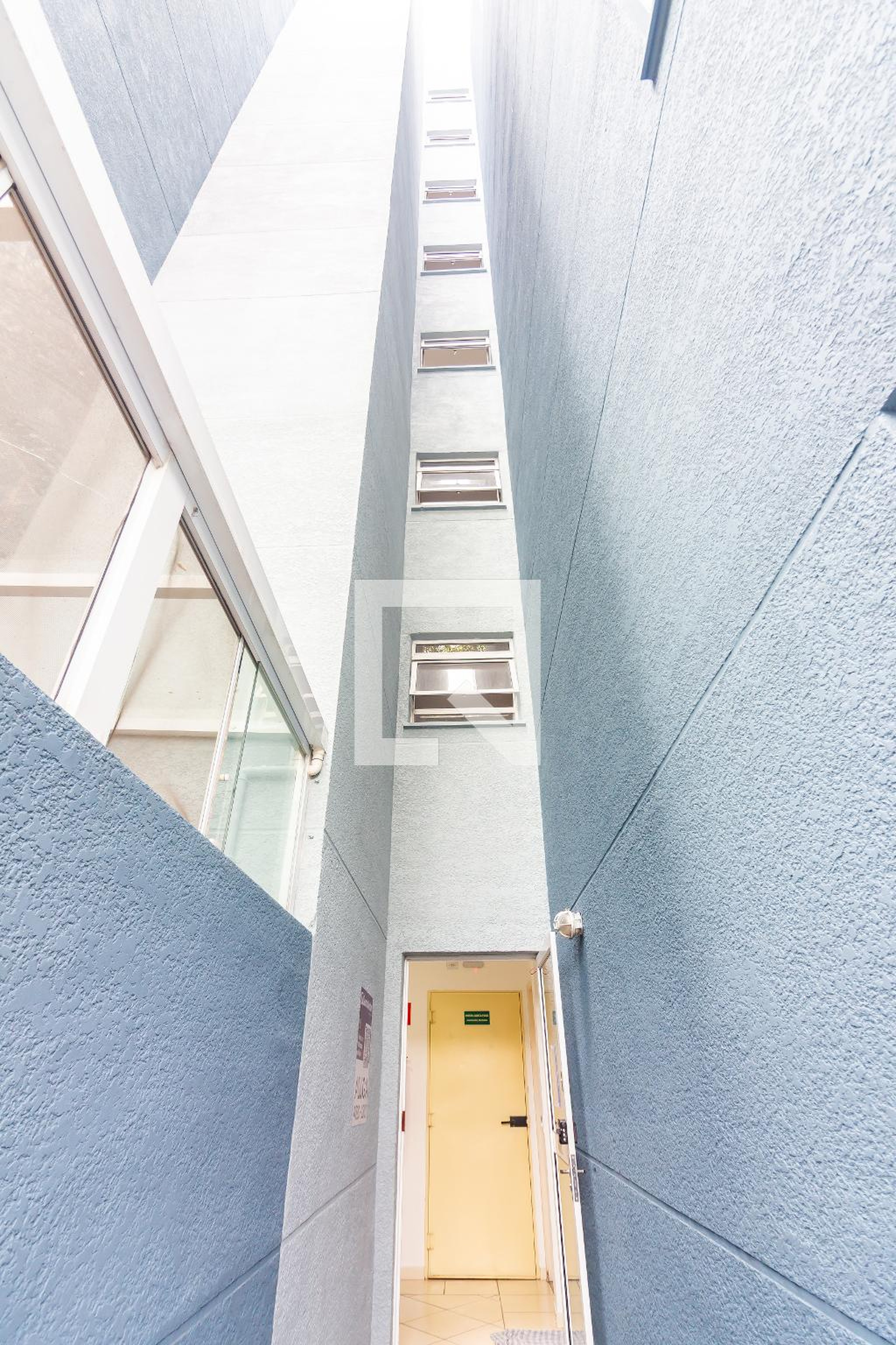 Fachada Condomínio em Rua Antônio Peres Paniágua, 410