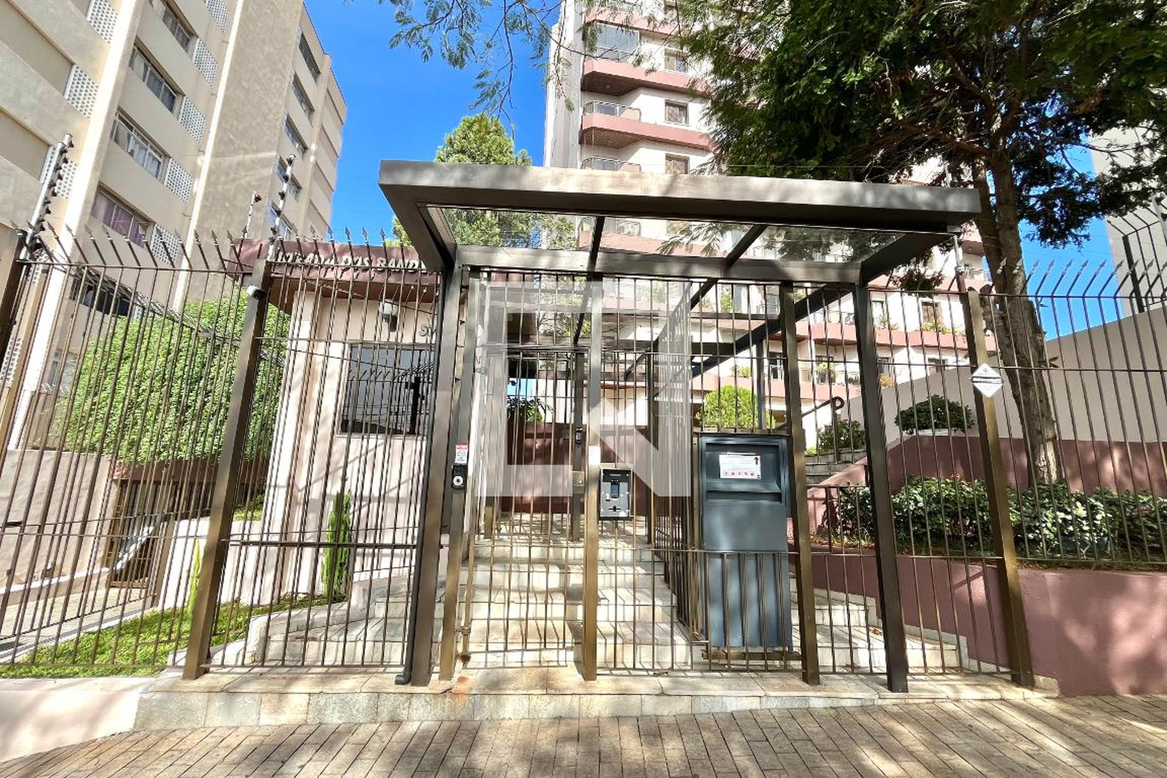 Fachada Condomínio Morada dos Bandeirantes