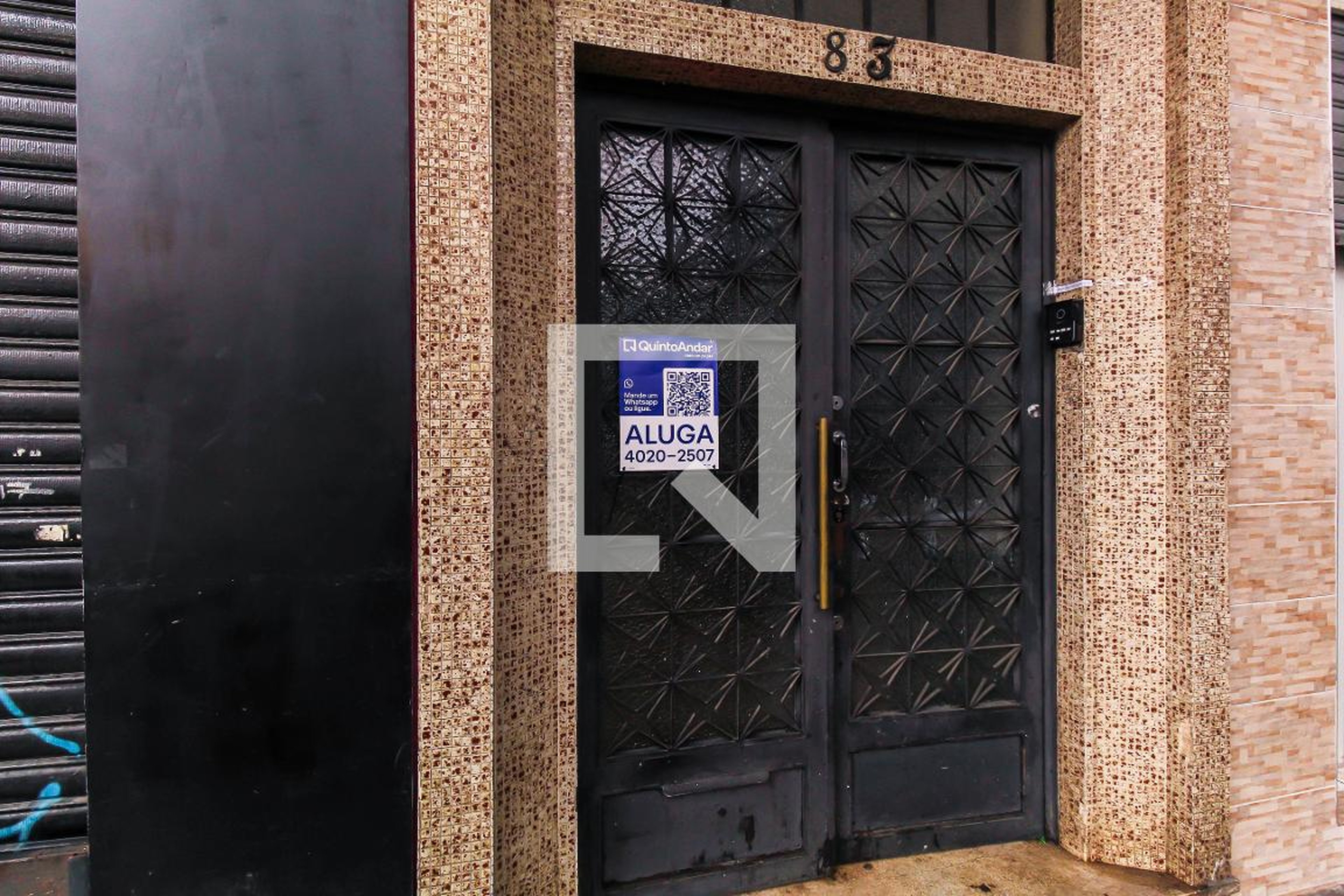 Fachada Condomínio em Rua Azevedo Júnior, 83