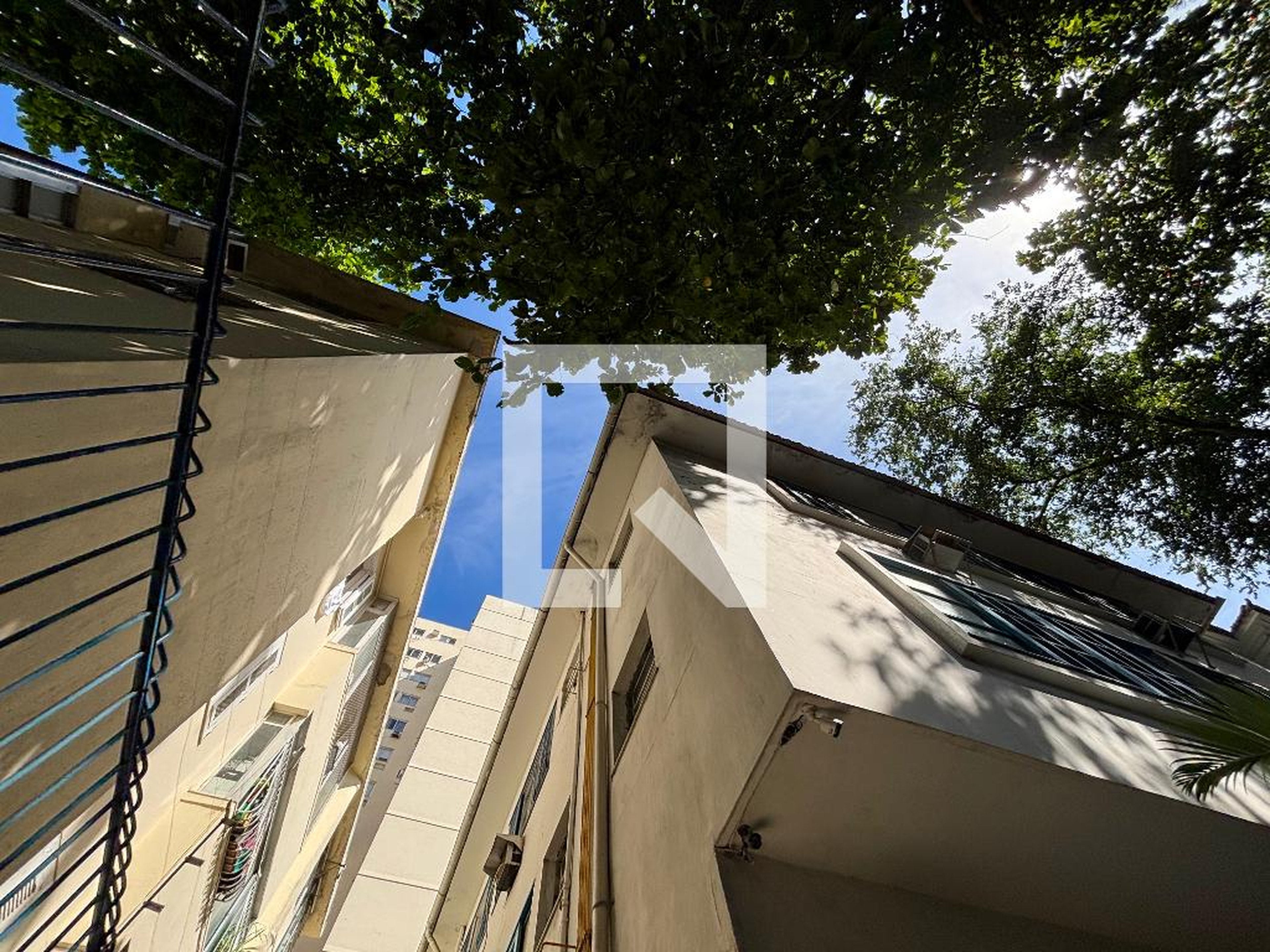 Fachada Condomínio em Rua Maestro Francisco Braga, 35
