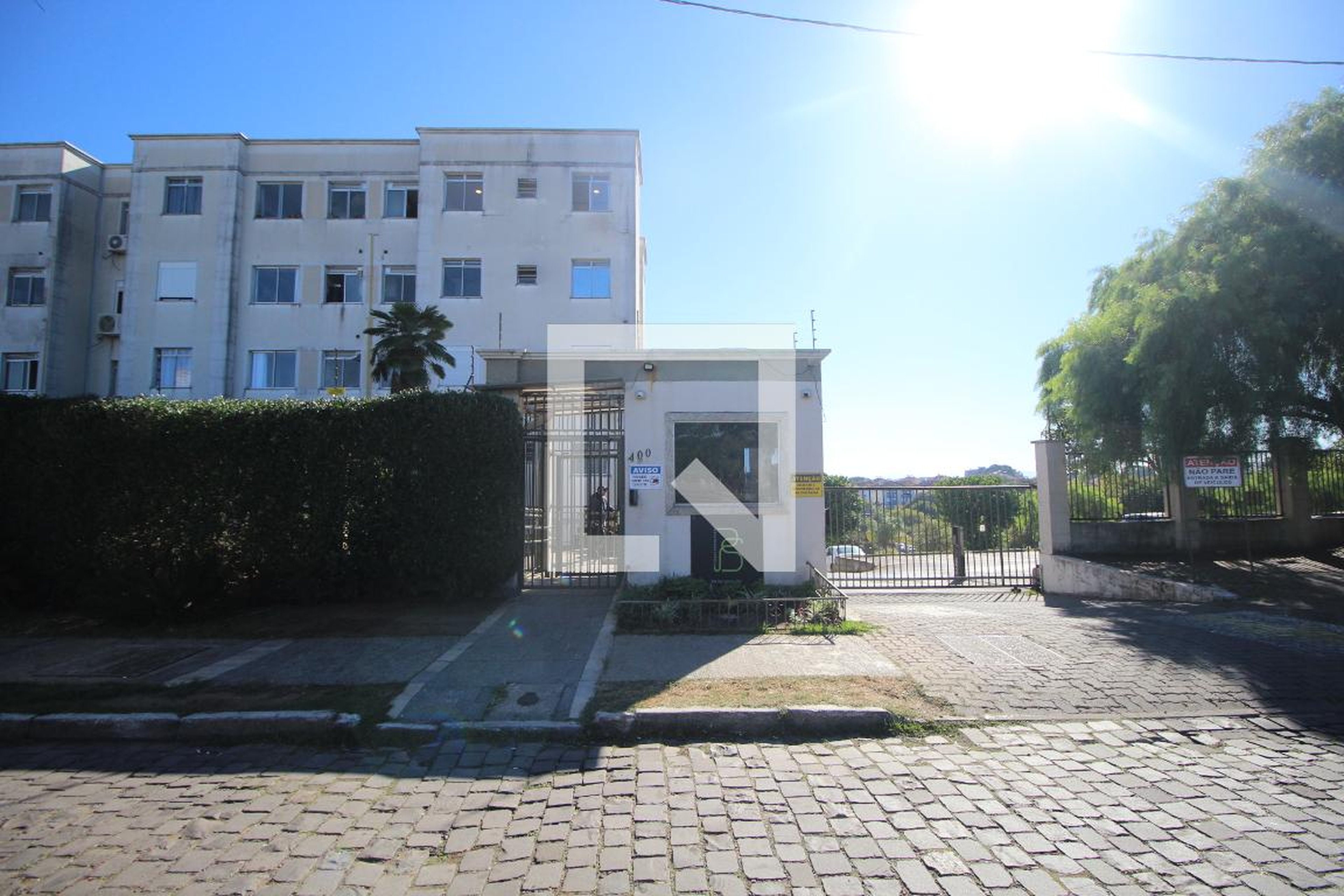 Fachada Condomínio Parque Porto Sinai / MRV