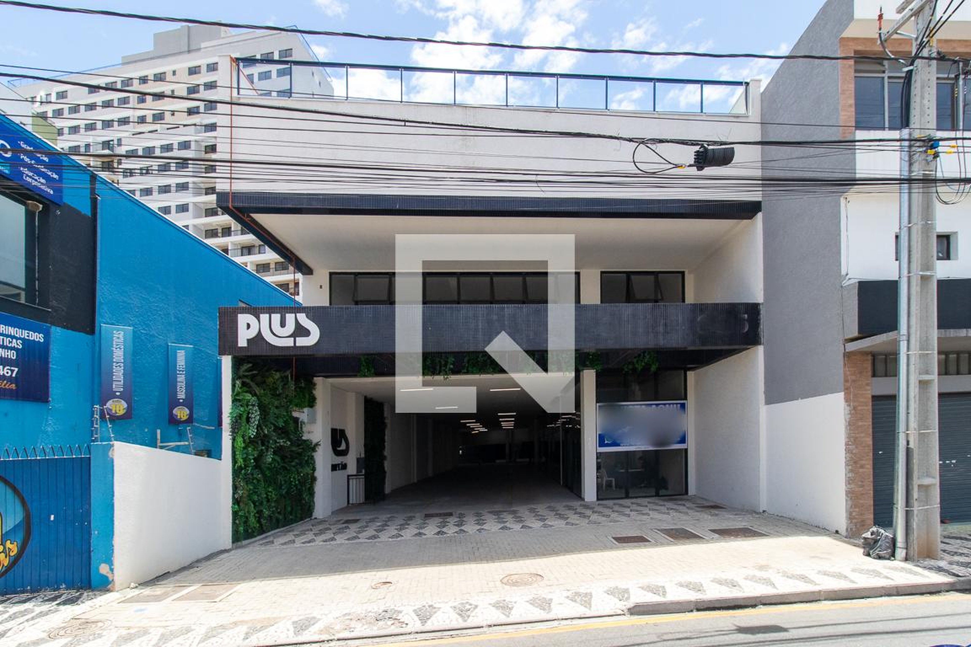 Fachada Condomínio em Avenida da República, 3165