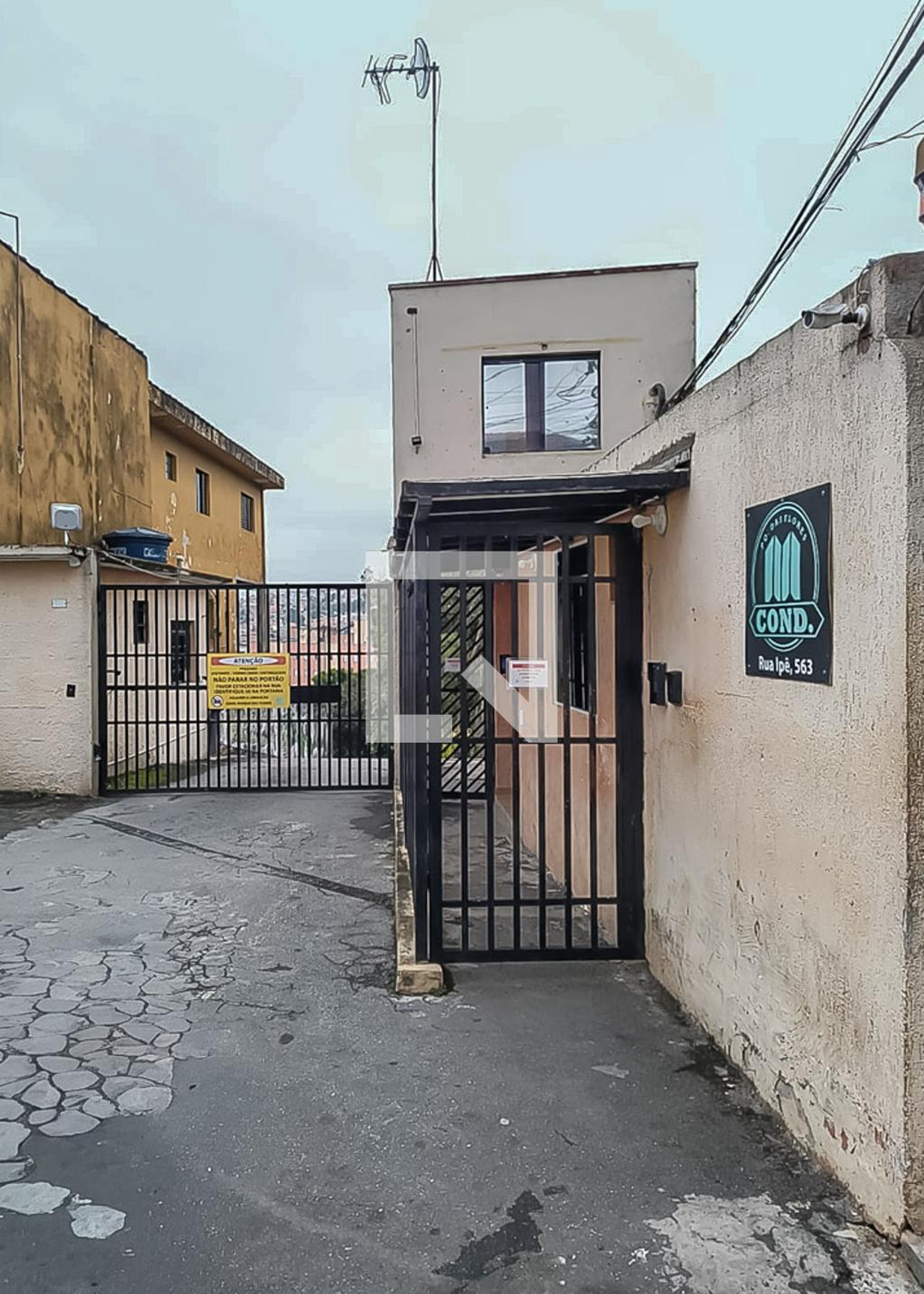 Fachada do condomínio Condomínio em Rua Ipê, 563