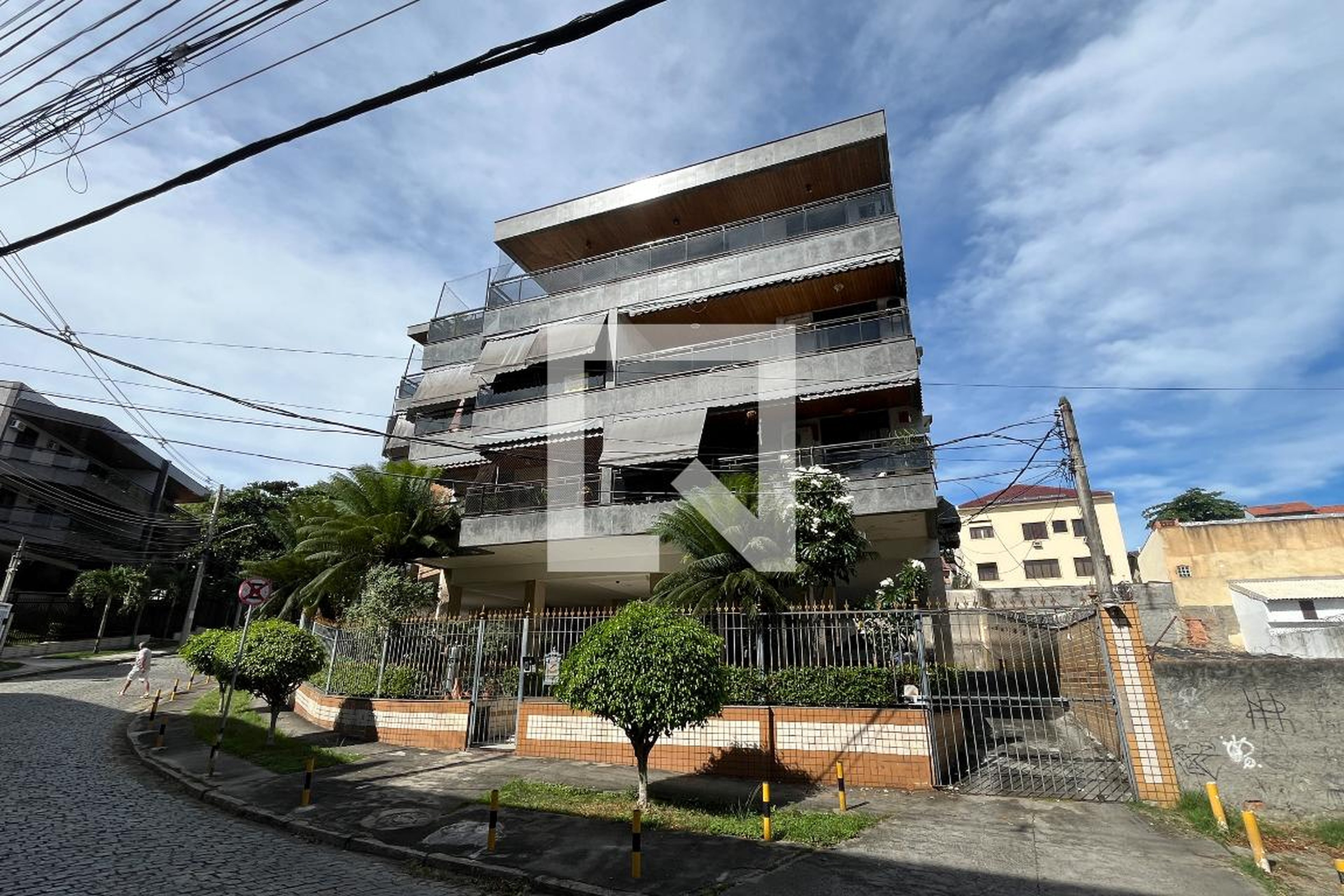 Fachada Condomínio em Rua Alberto Delfino, 120