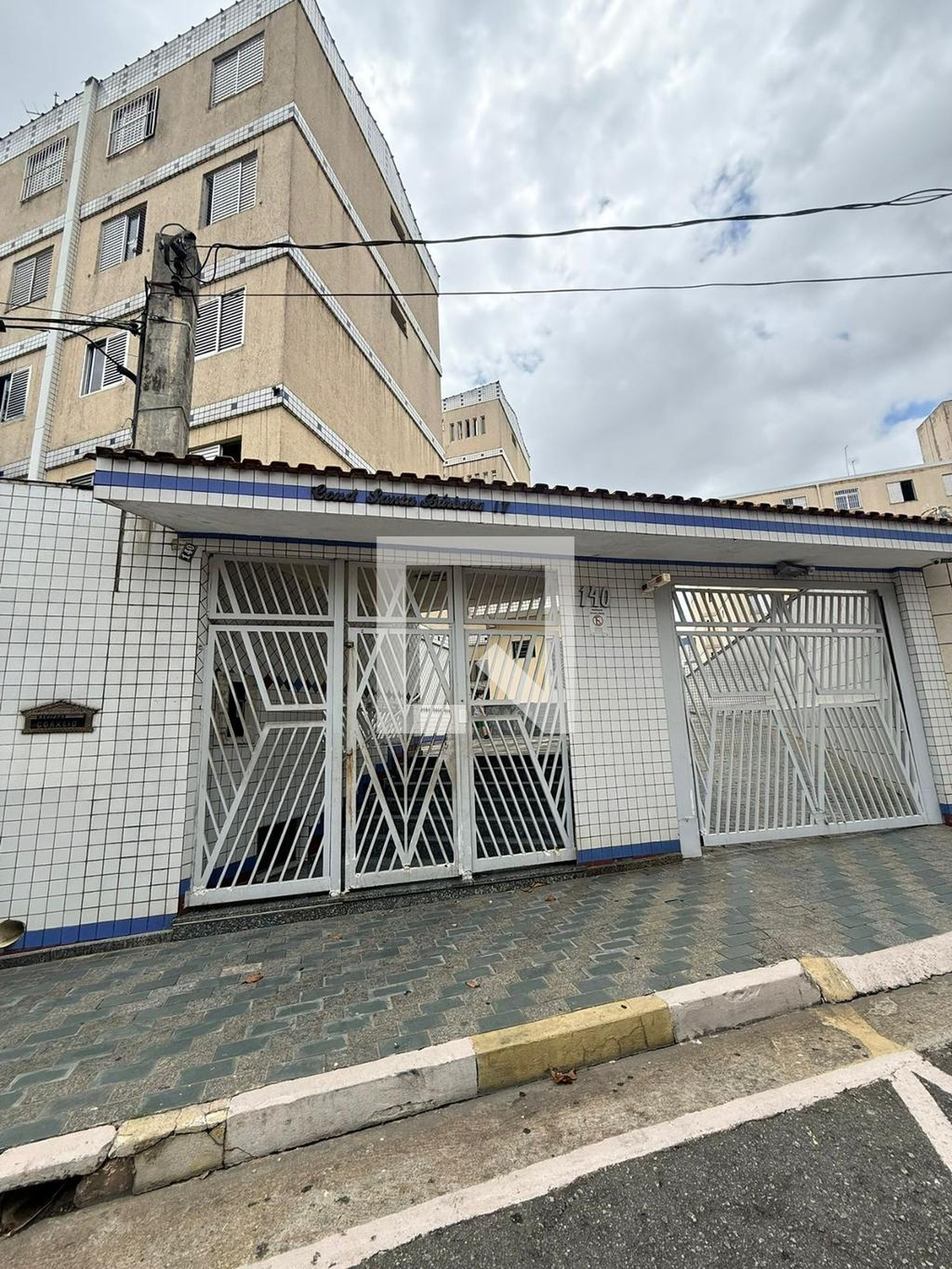 Fachada Condomínio em Rua Padre Miguel de Campos, 140
