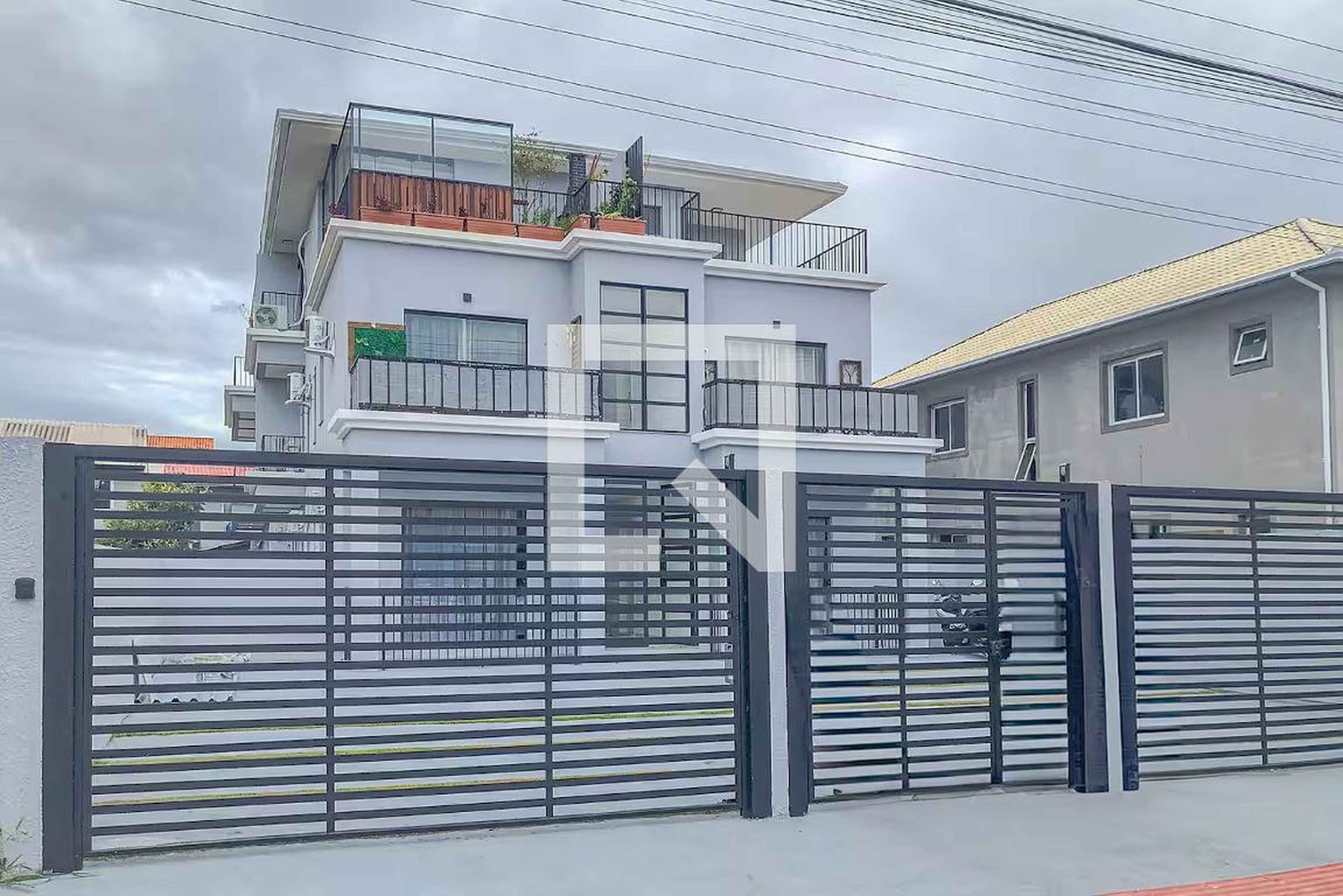 Fachada Condomínio em Servidão Dona Vitórina Lopes, 940