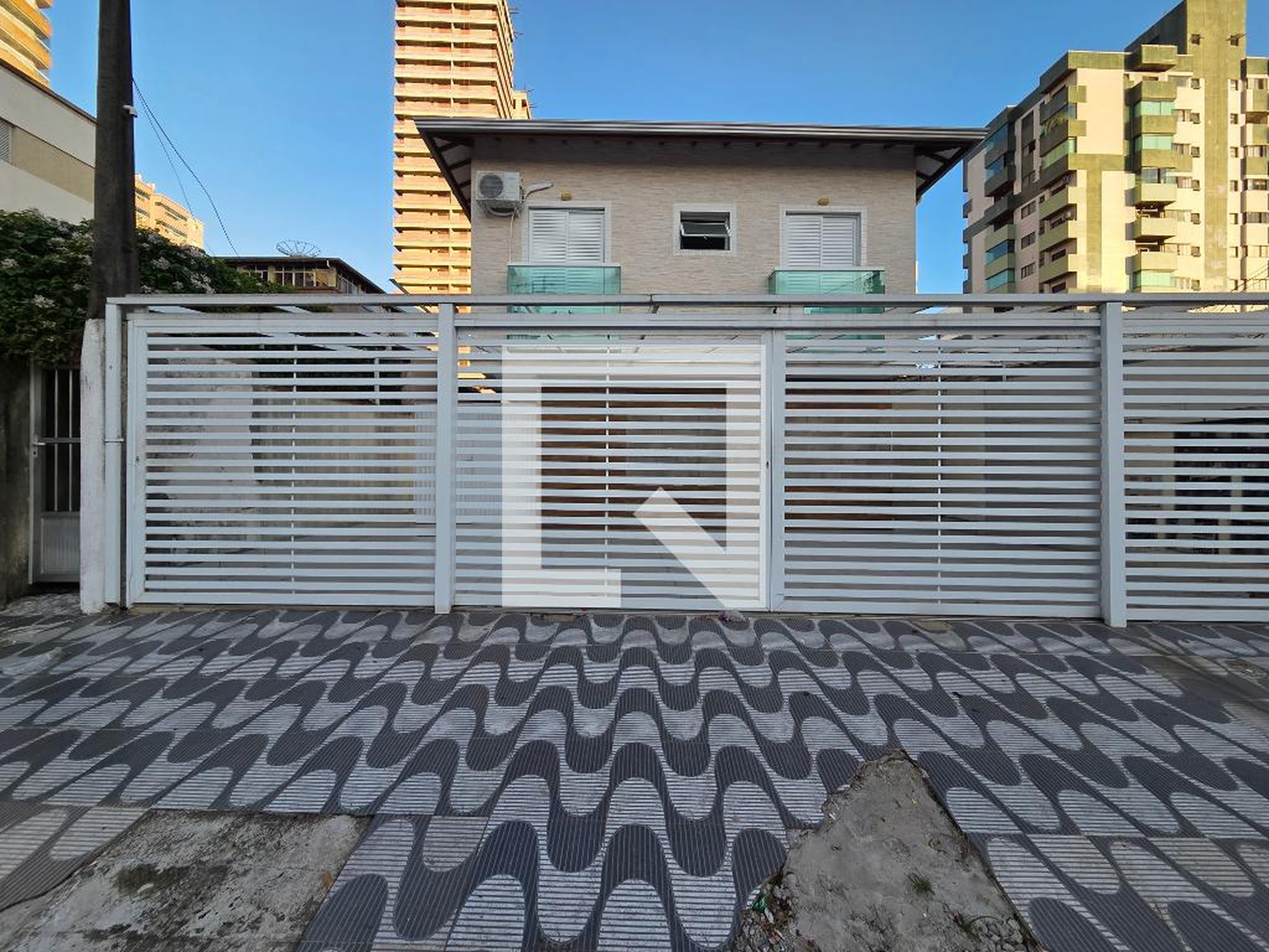 Fachada Condomínio em Rua Pajé, 43