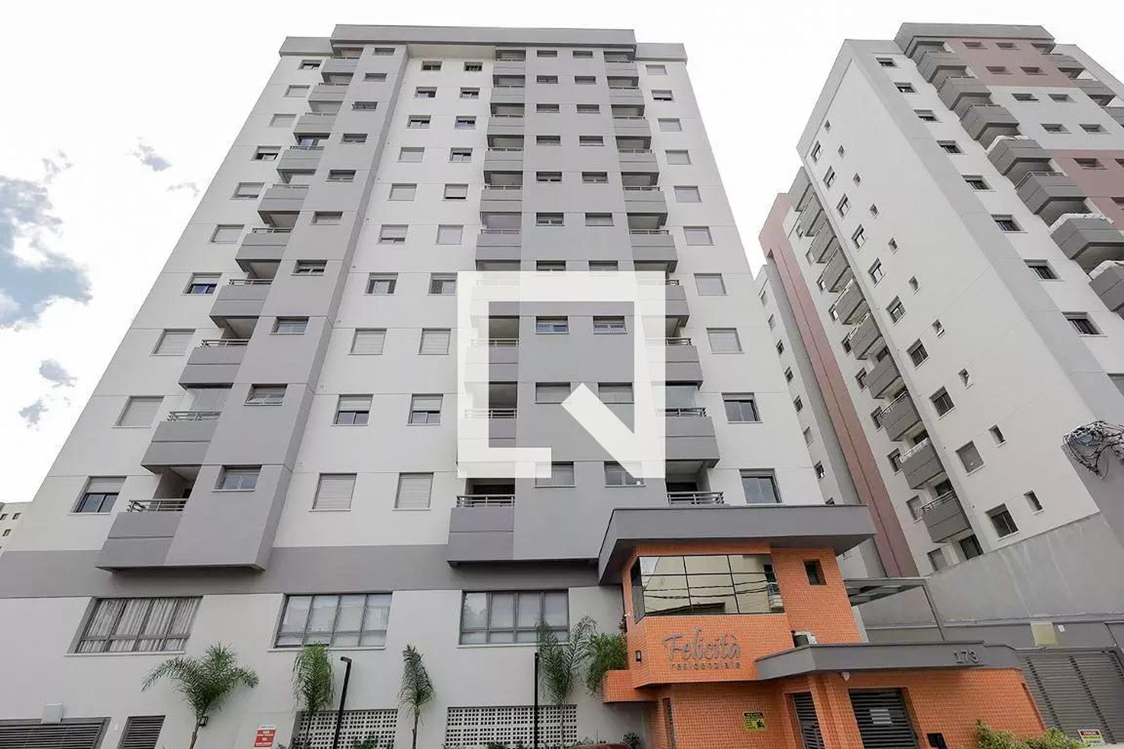 Fachada do Prédio Condomínio em Rua Angatuba, 173