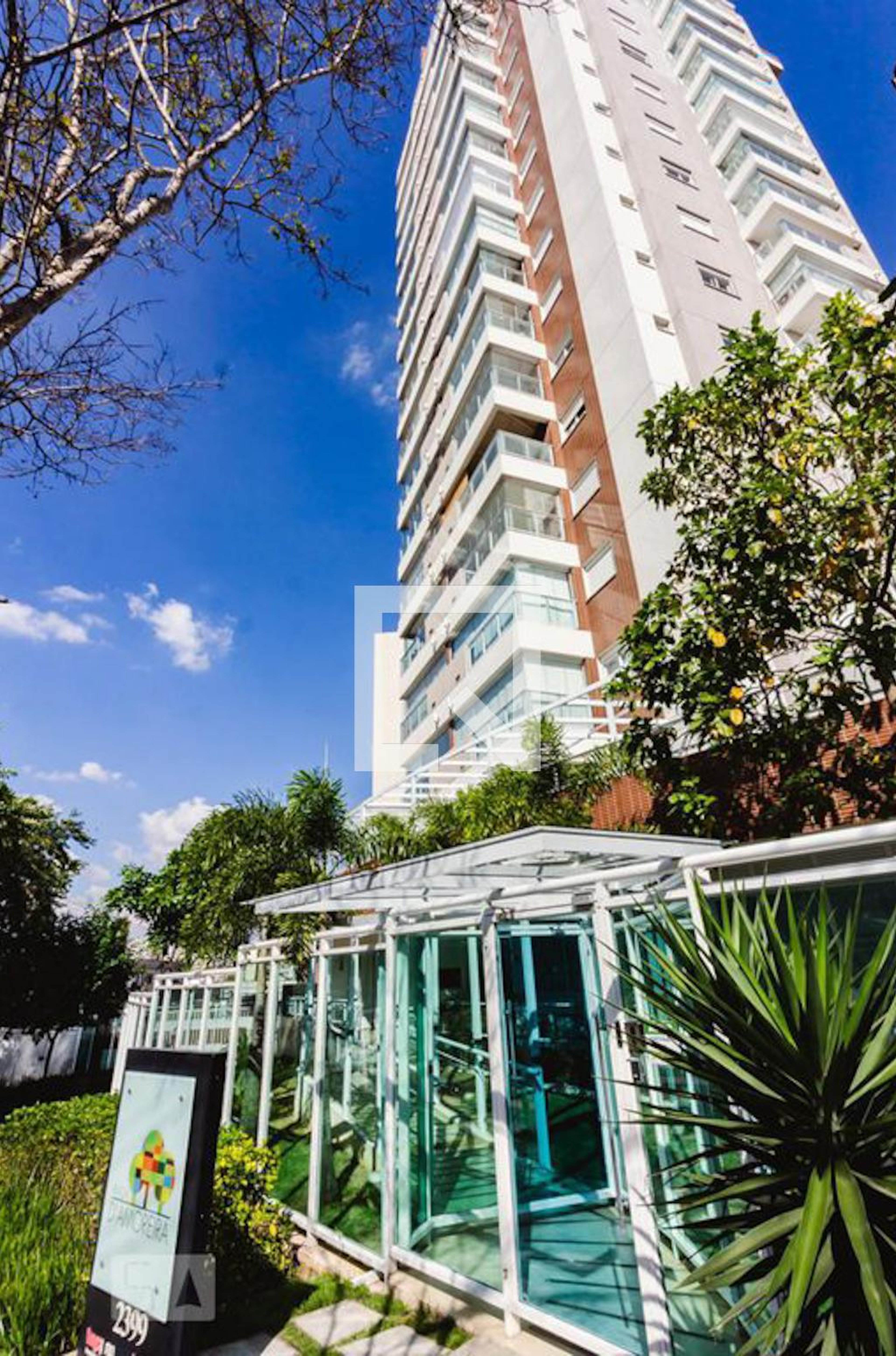 Fachada Condomínio Praça DAmoreira