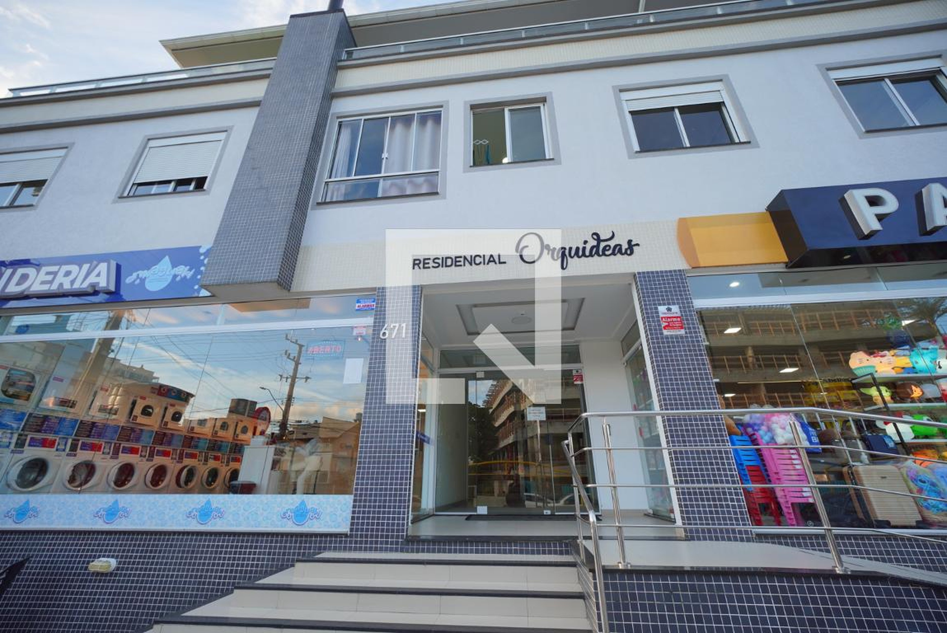 Fachada Condomínio em Estrada Dom João Becker, 671