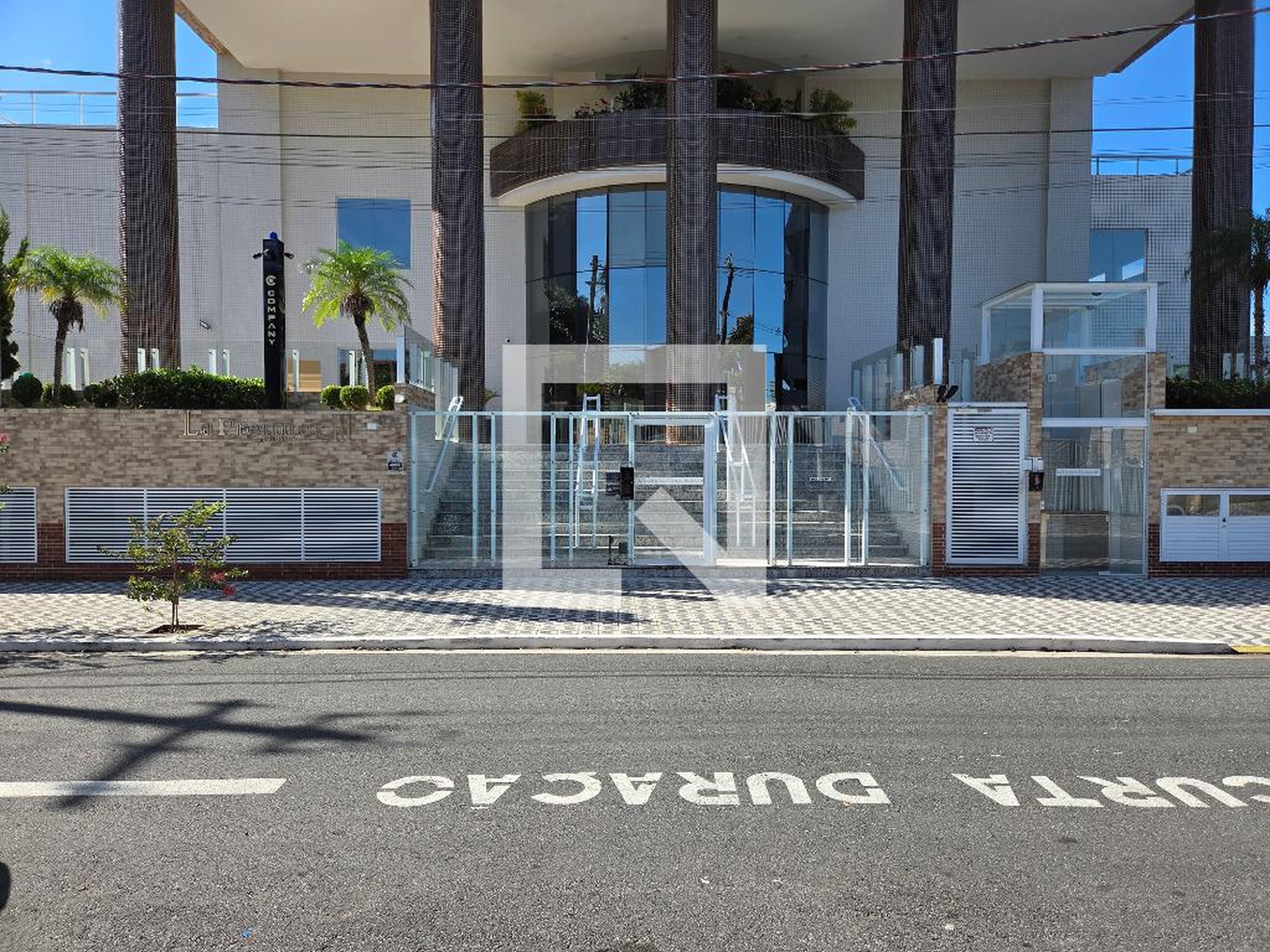 Fachada Condomínio Lá Premier III