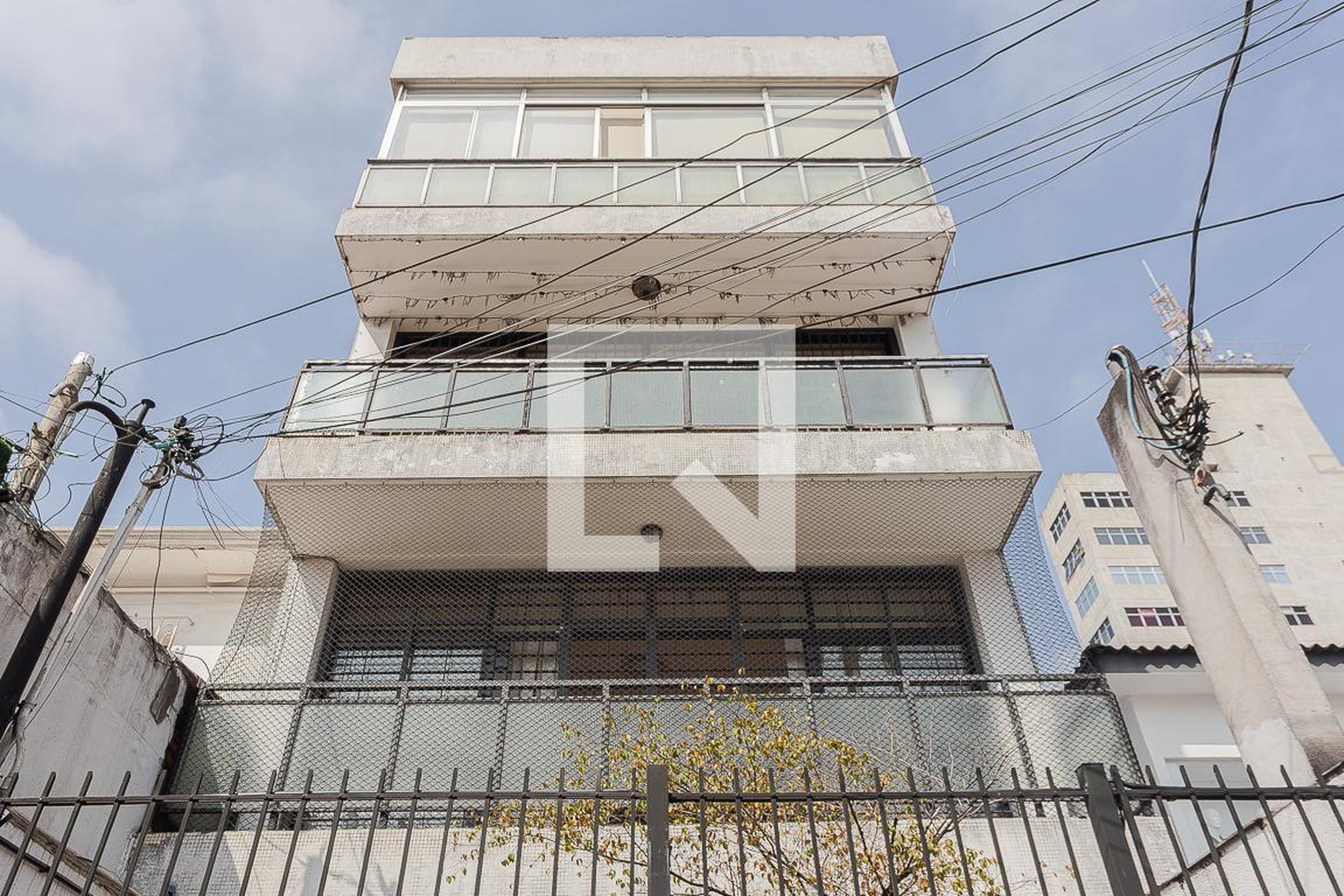 Fachada Condomínio em Rua Inácio Pereira da Rocha, 251