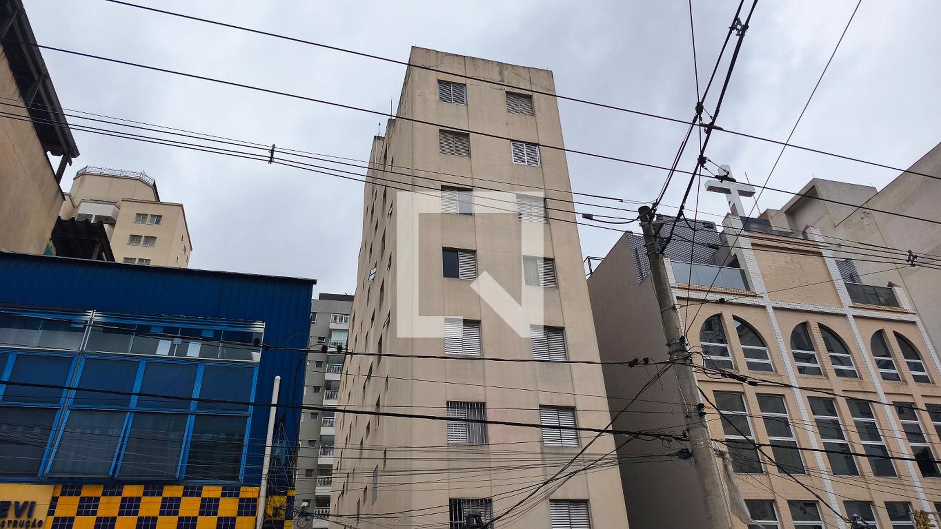 Fachada Condomínio em Rua Bueno de Andrade, 456