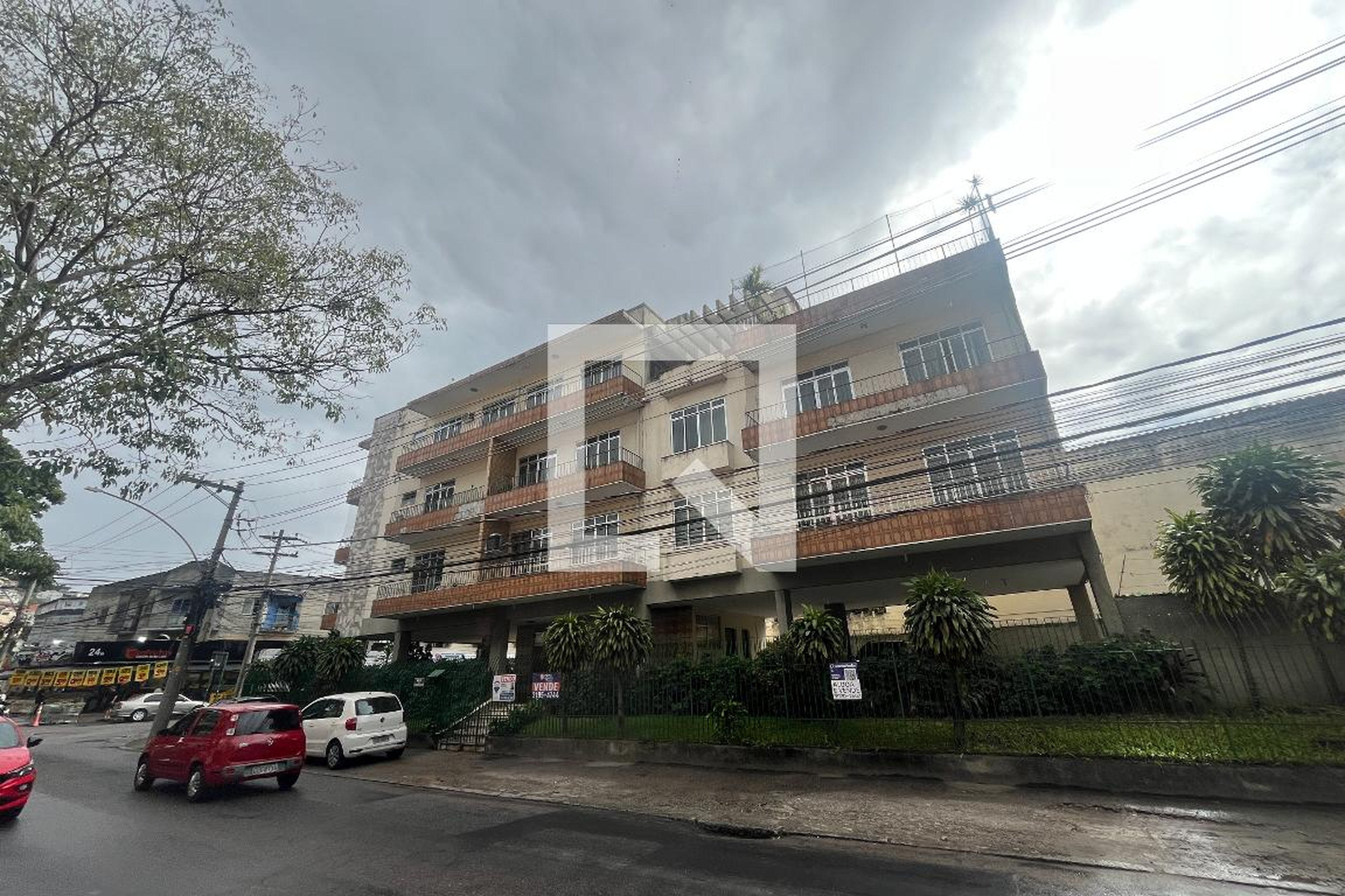 Fachada Condomínio em Rua Eutíquio Soledade, 3