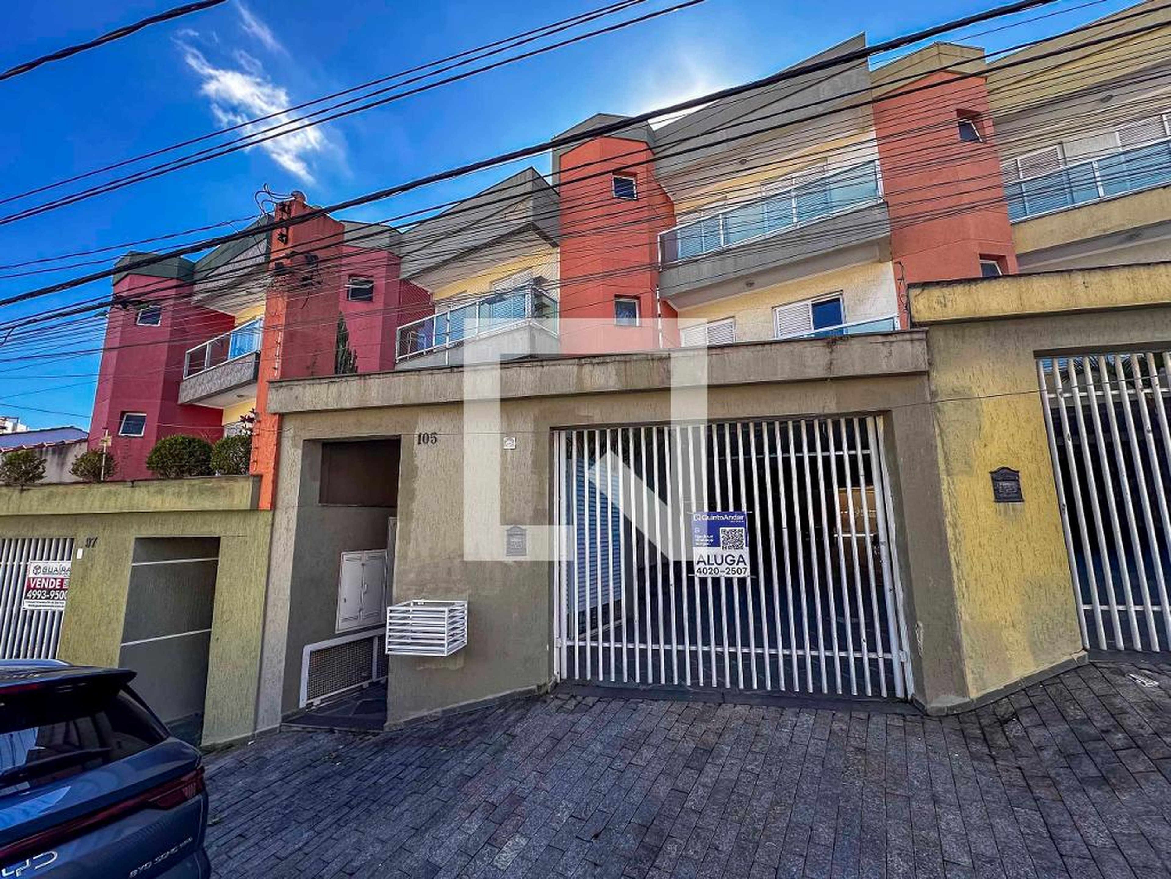 Fachada Condomínio em Rua Alexandre Fleming, 105